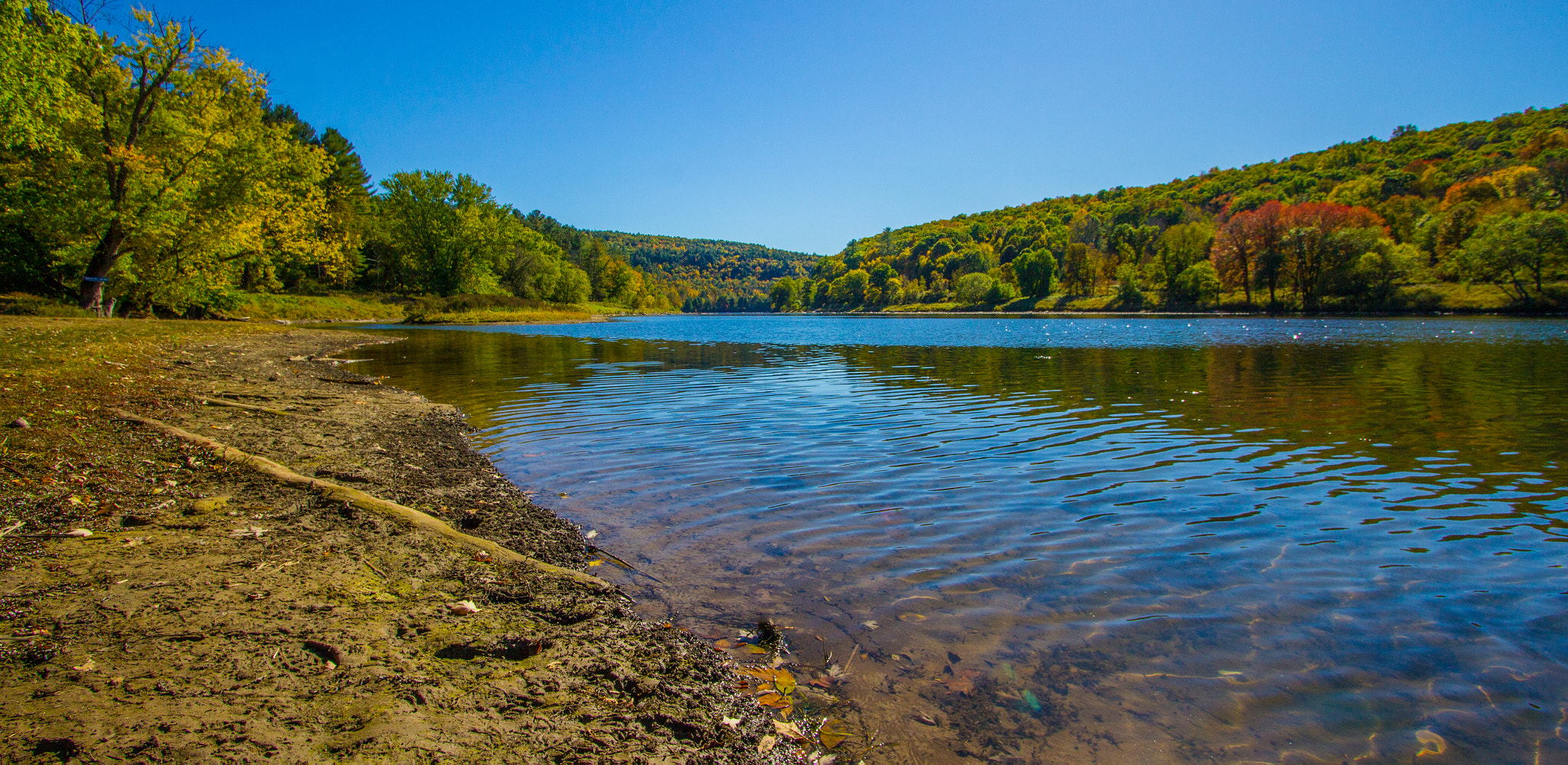 Canon EF-S 10-22mm F3.5-4.5 USM sample photo. Looking down the delaware photography