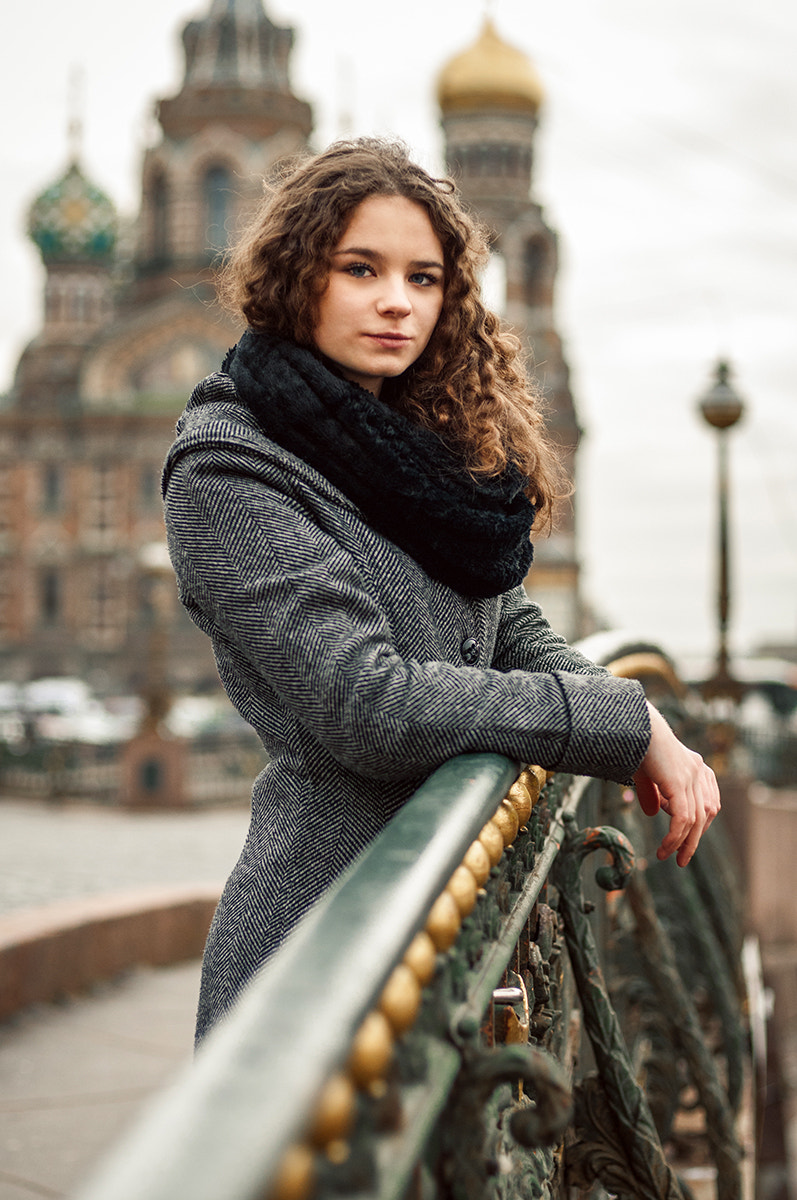Nikon D300S + Nikon AF Nikkor 50mm F1.4D sample photo. Girl on the bridge photography