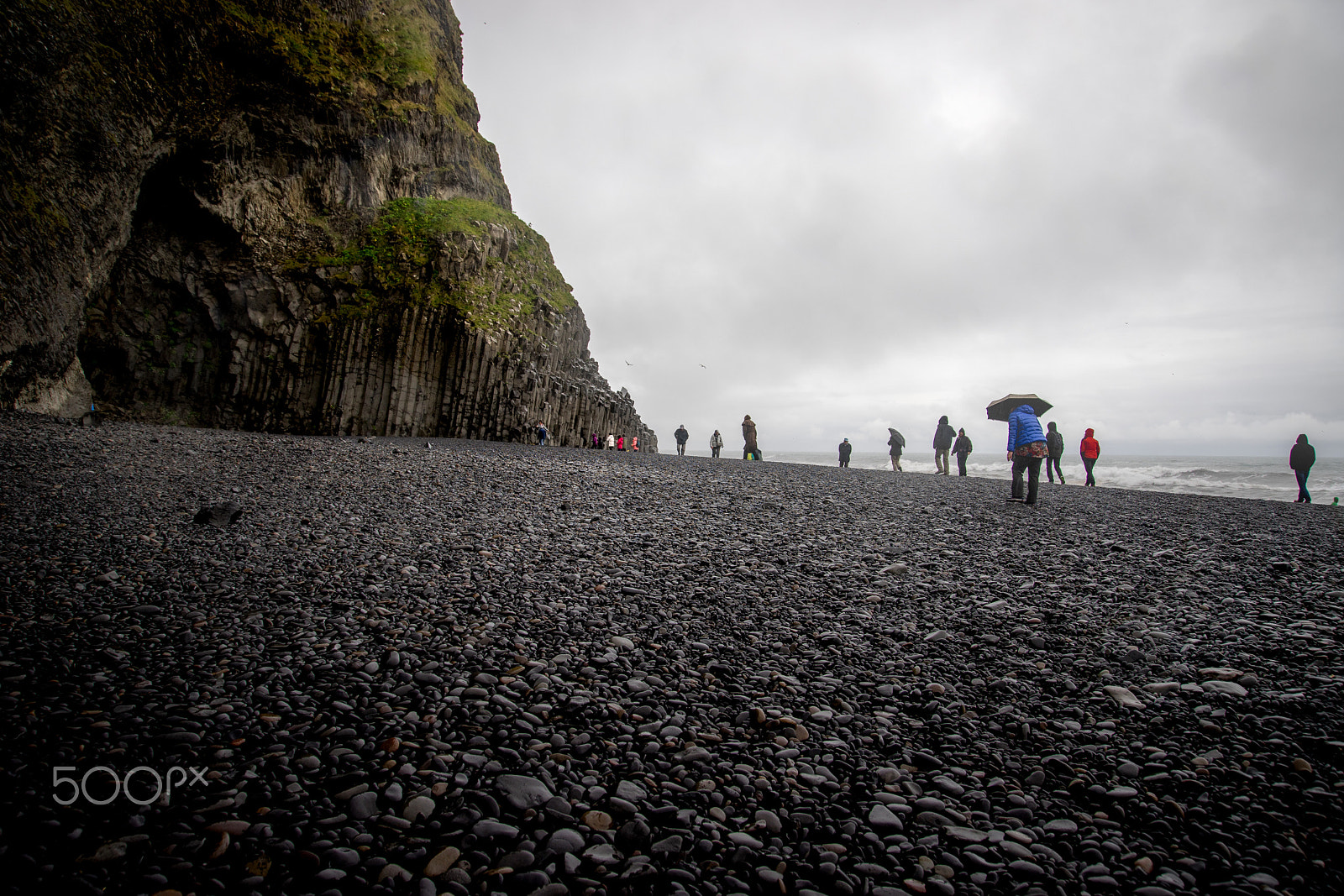 24-105mm F4 sample photo. Raining at rejnisfjara beach photography