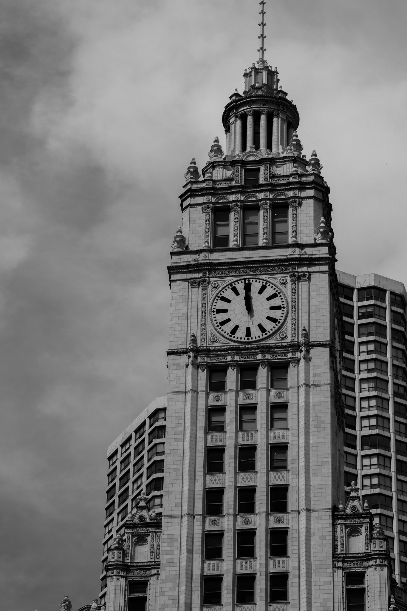 Nikon AF-S Nikkor 24-120mm F4G ED VR sample photo. Chicago architecture photography