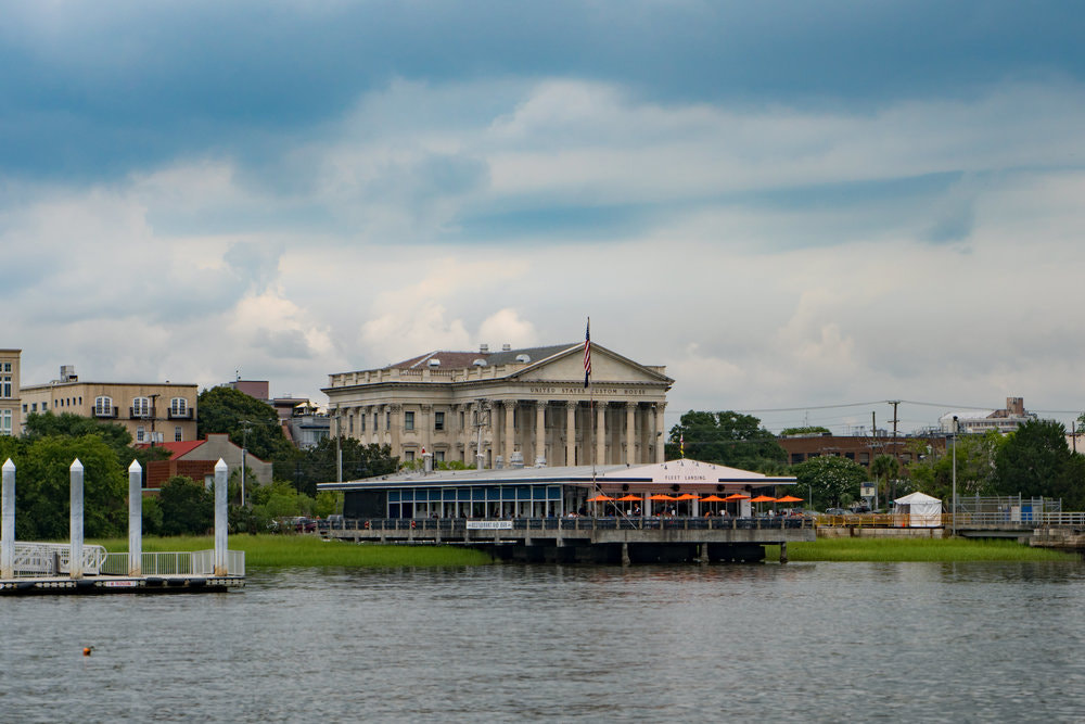 Sony a6300 + Sony E 18-55mm F3.5-5.6 OSS sample photo. "fleet landing and the custom house" #photojambo photography