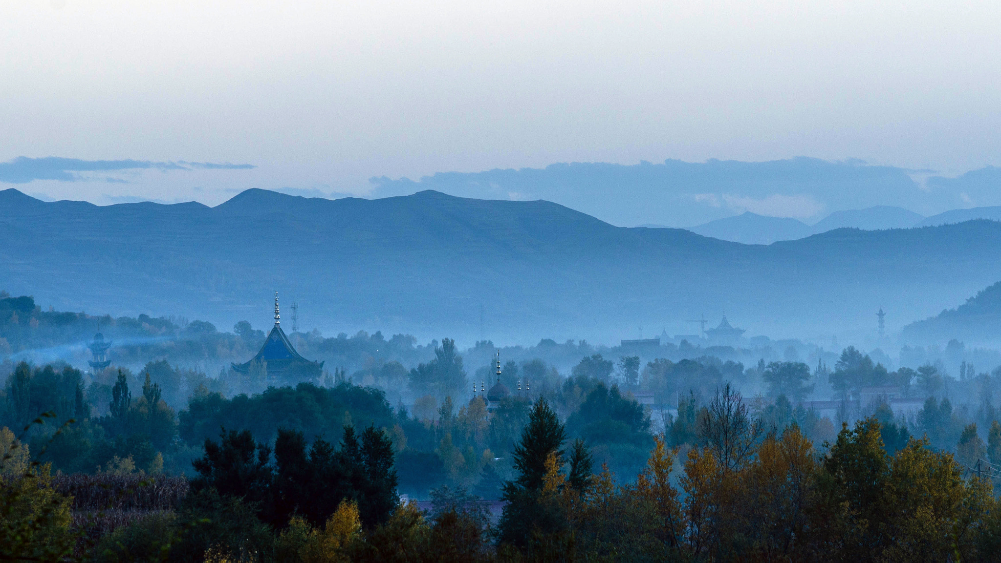 Nikon AF-S Nikkor 70-200mm F4G ED VR sample photo. Evening mist photography