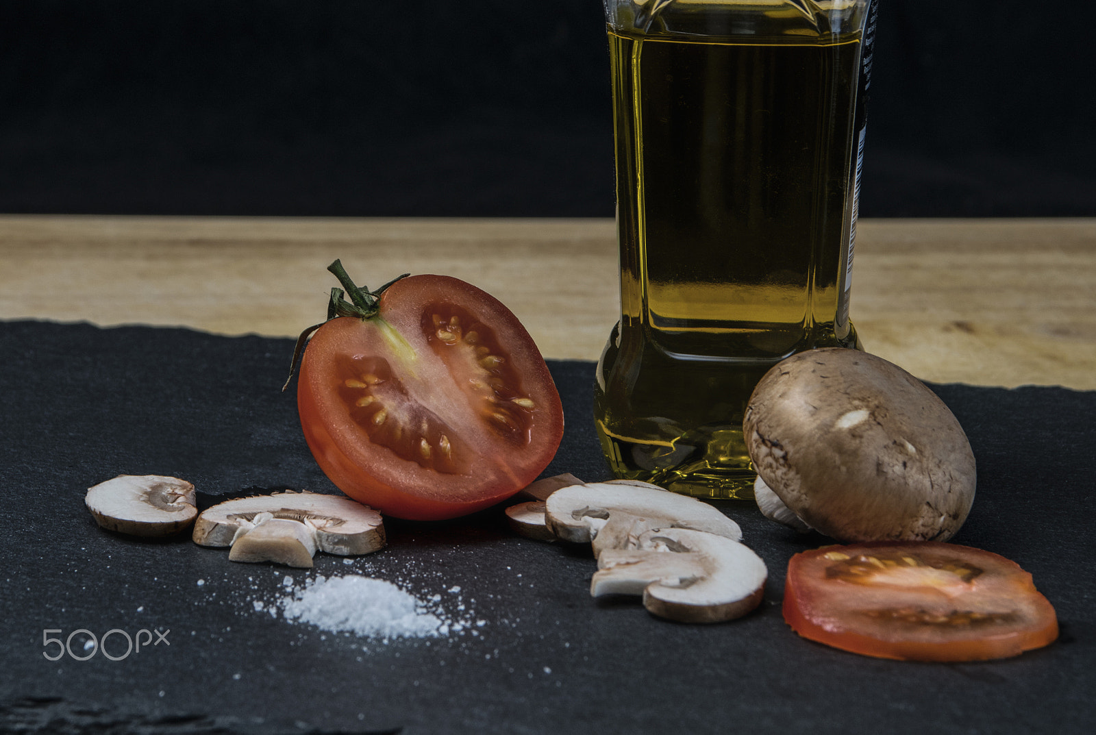 Sigma 17-70mm F2.8-4 DC Macro OS HSM sample photo. Tomato and mushroom photography