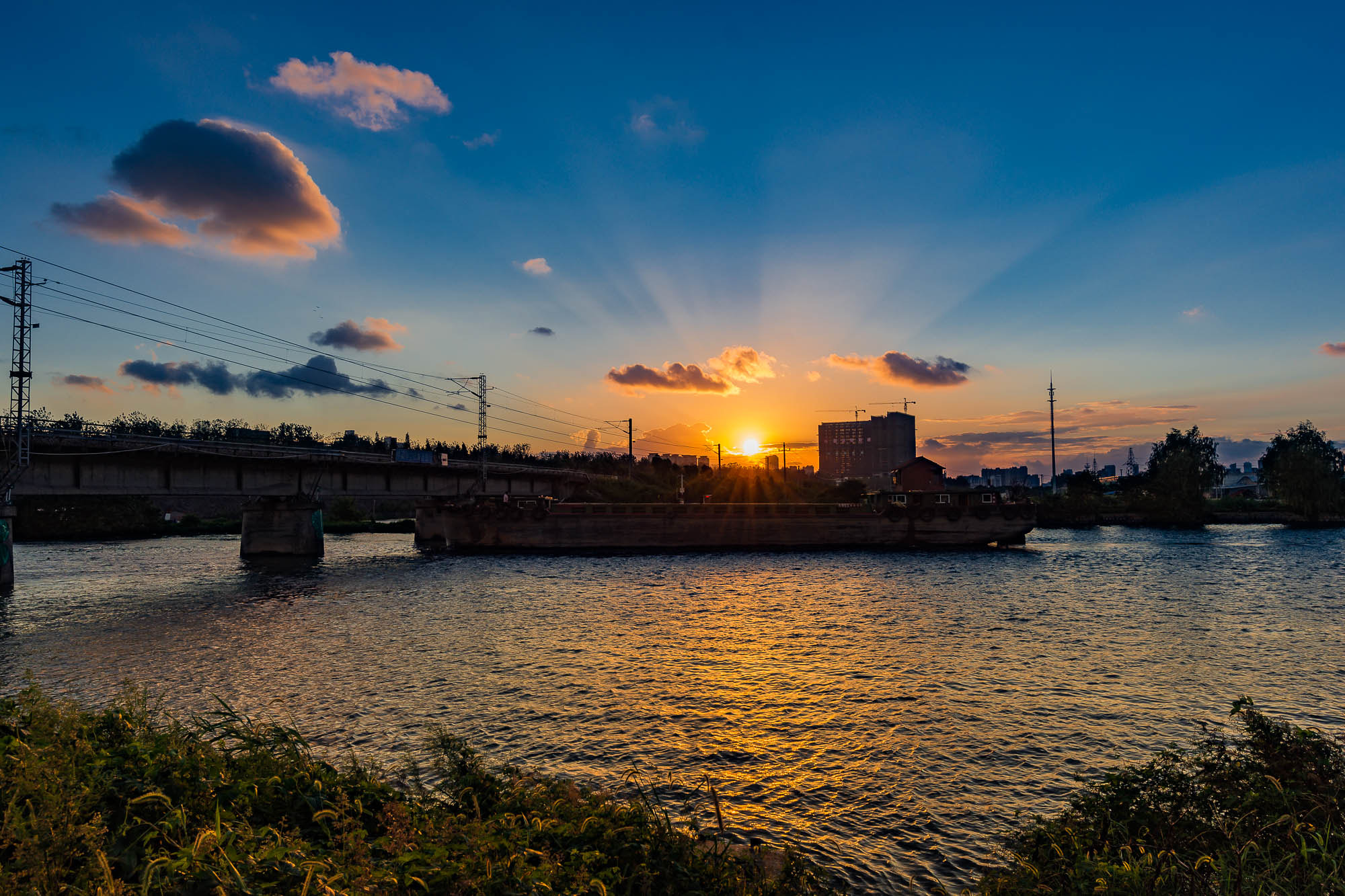 Nikon AF-S Nikkor 16-35mm F4G ED VR sample photo. 夕阳无限 photography