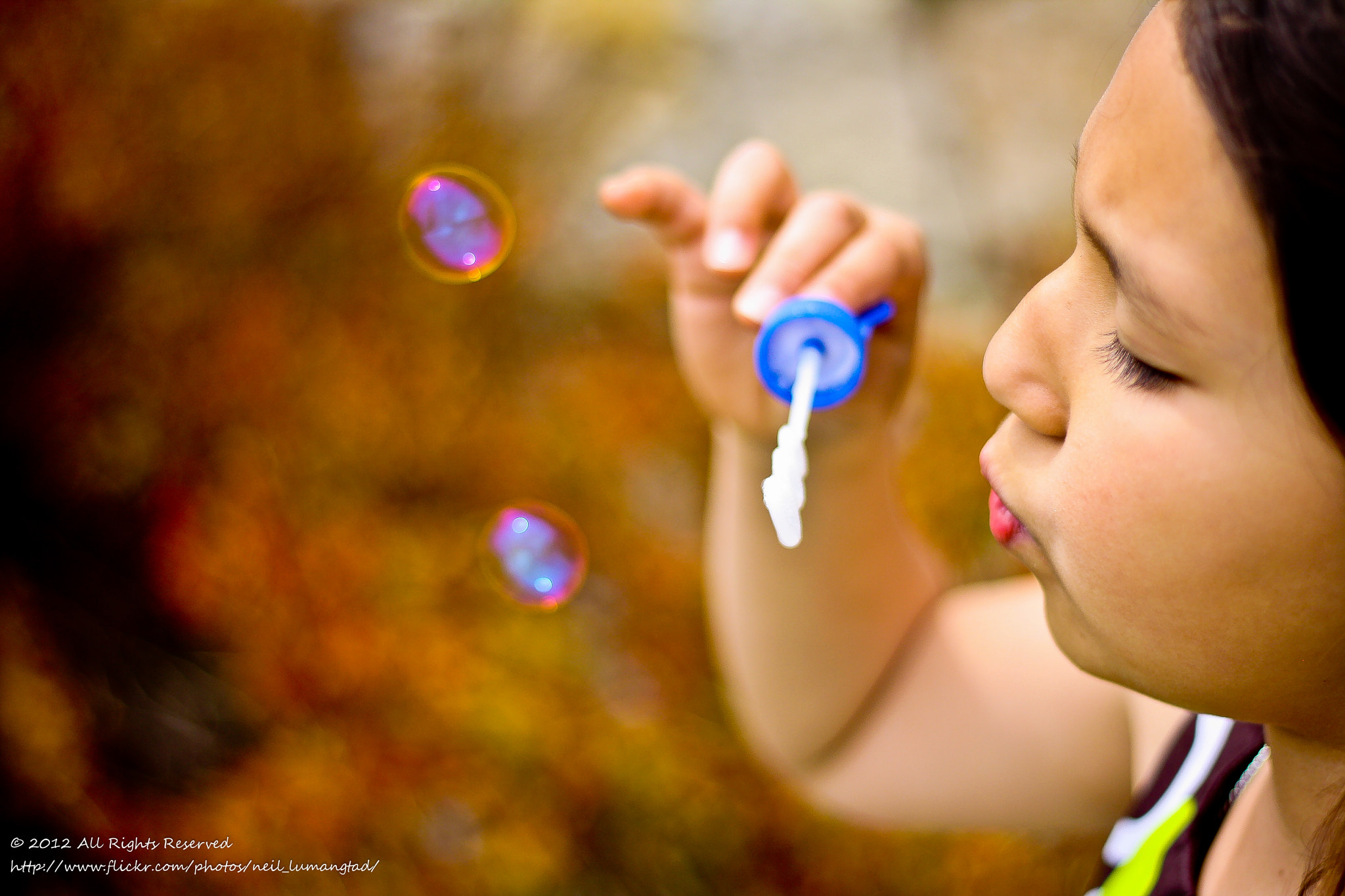 Canon EOS 1000D (EOS Digital Rebel XS / EOS Kiss F) sample photo. Bubble play photography