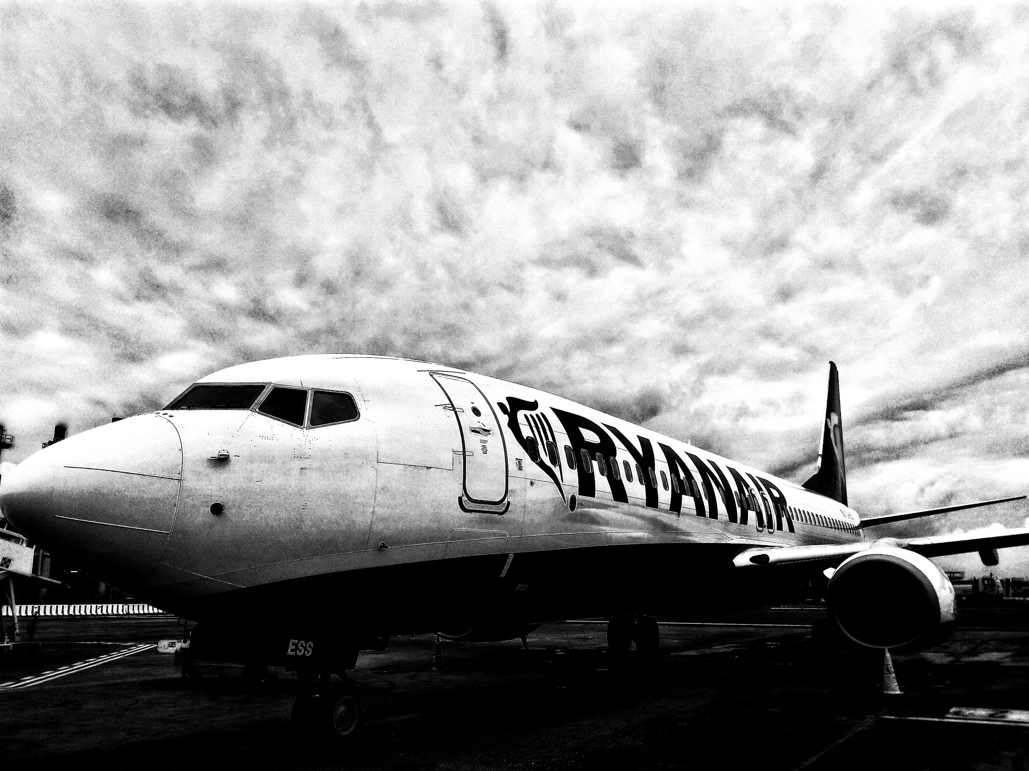HUAWEI GR3 sample photo. Ryanair photography