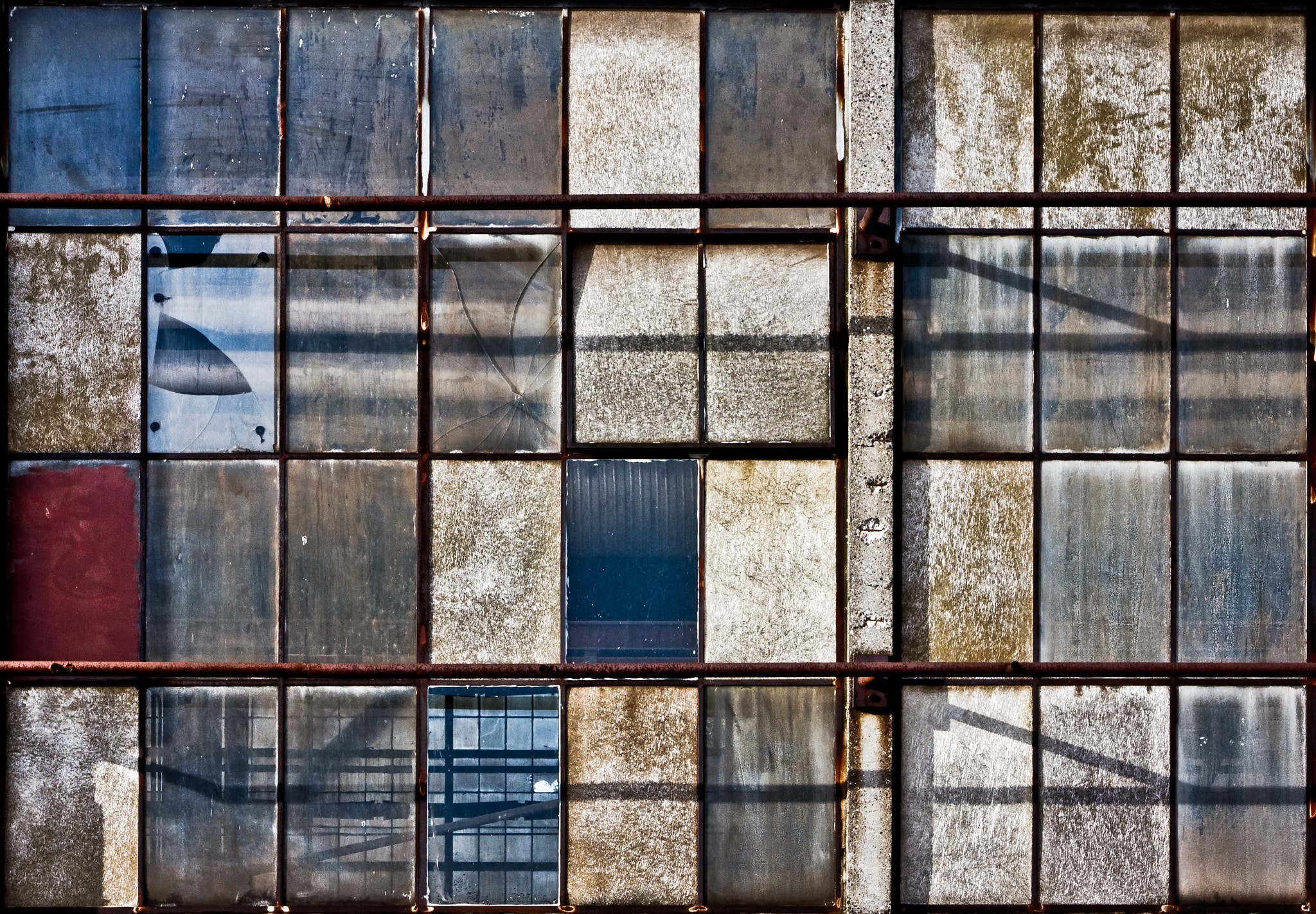 Canon EOS 450D (EOS Rebel XSi / EOS Kiss X2) sample photo. Window tiles photography