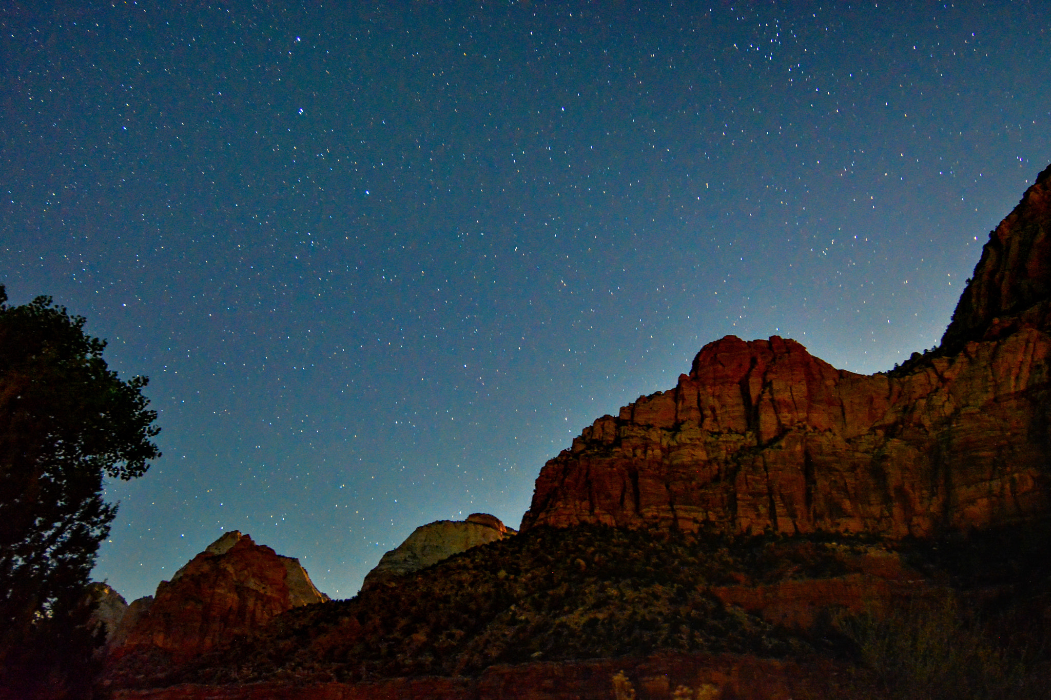 Nikon AF-S Nikkor 18-35mm F3.5-4.5G ED sample photo. Estrellas de zion photography