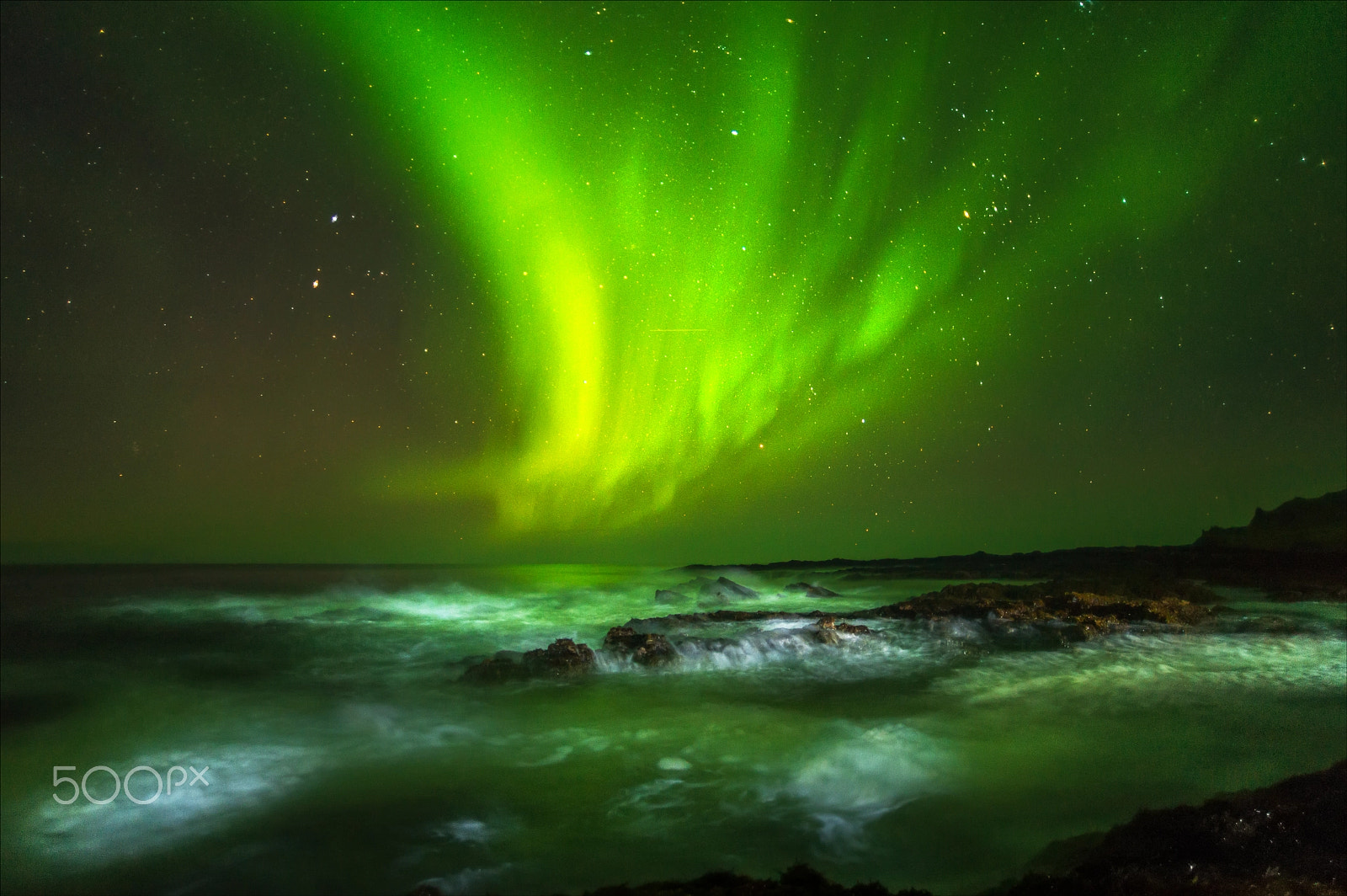 Sony a99 II + Sigma 20mm F1.8 EX DG Aspherical RF sample photo. Northern lights photography