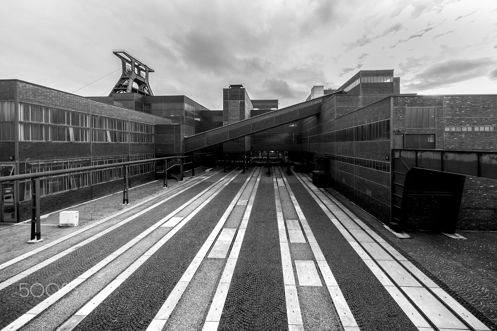 Sony a7 II + Voigtlander HELIAR-HYPER WIDE 10mm F5.6 sample photo. ///\\ photography