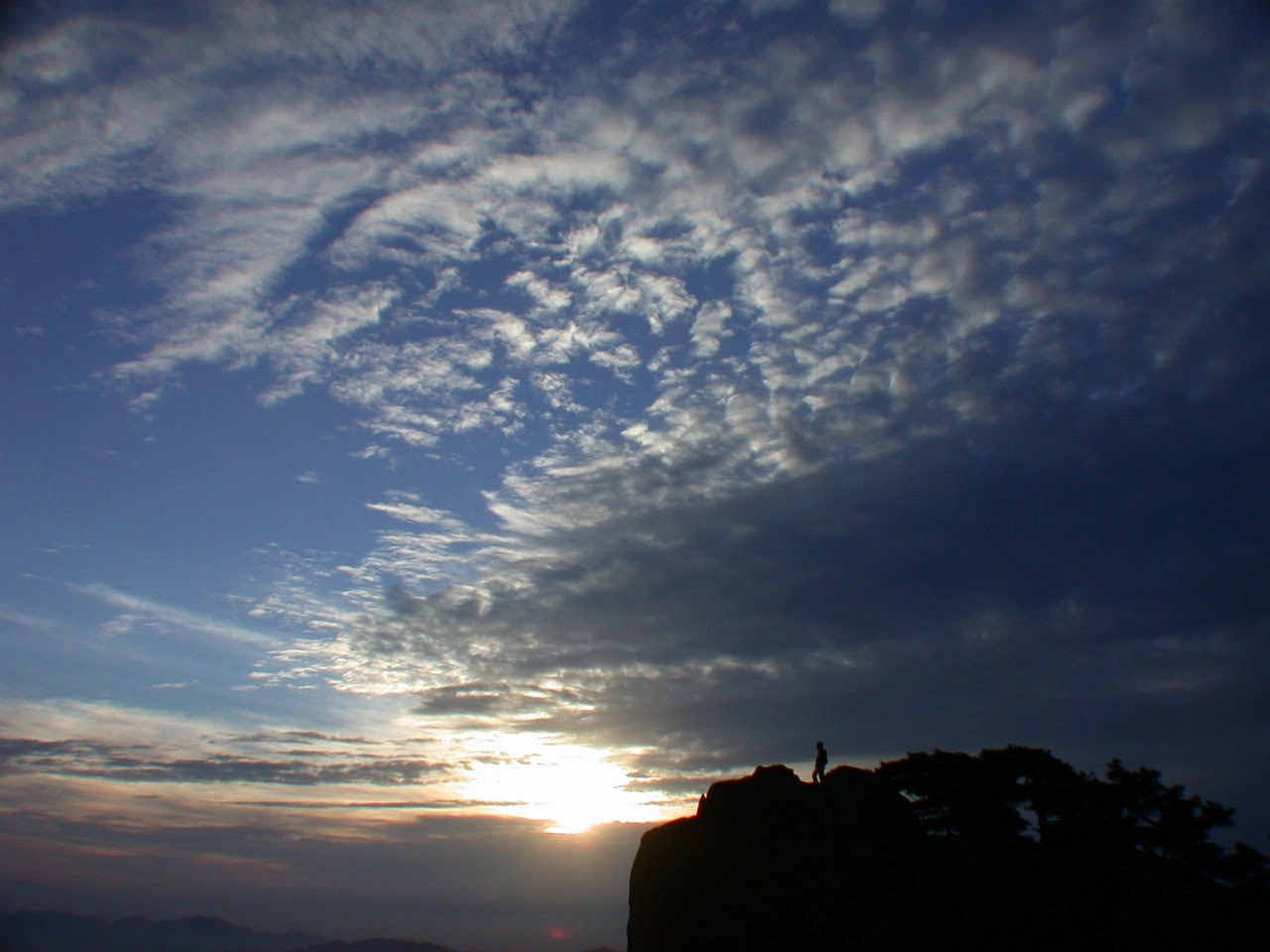 Nikon E995 sample photo. Sky photography