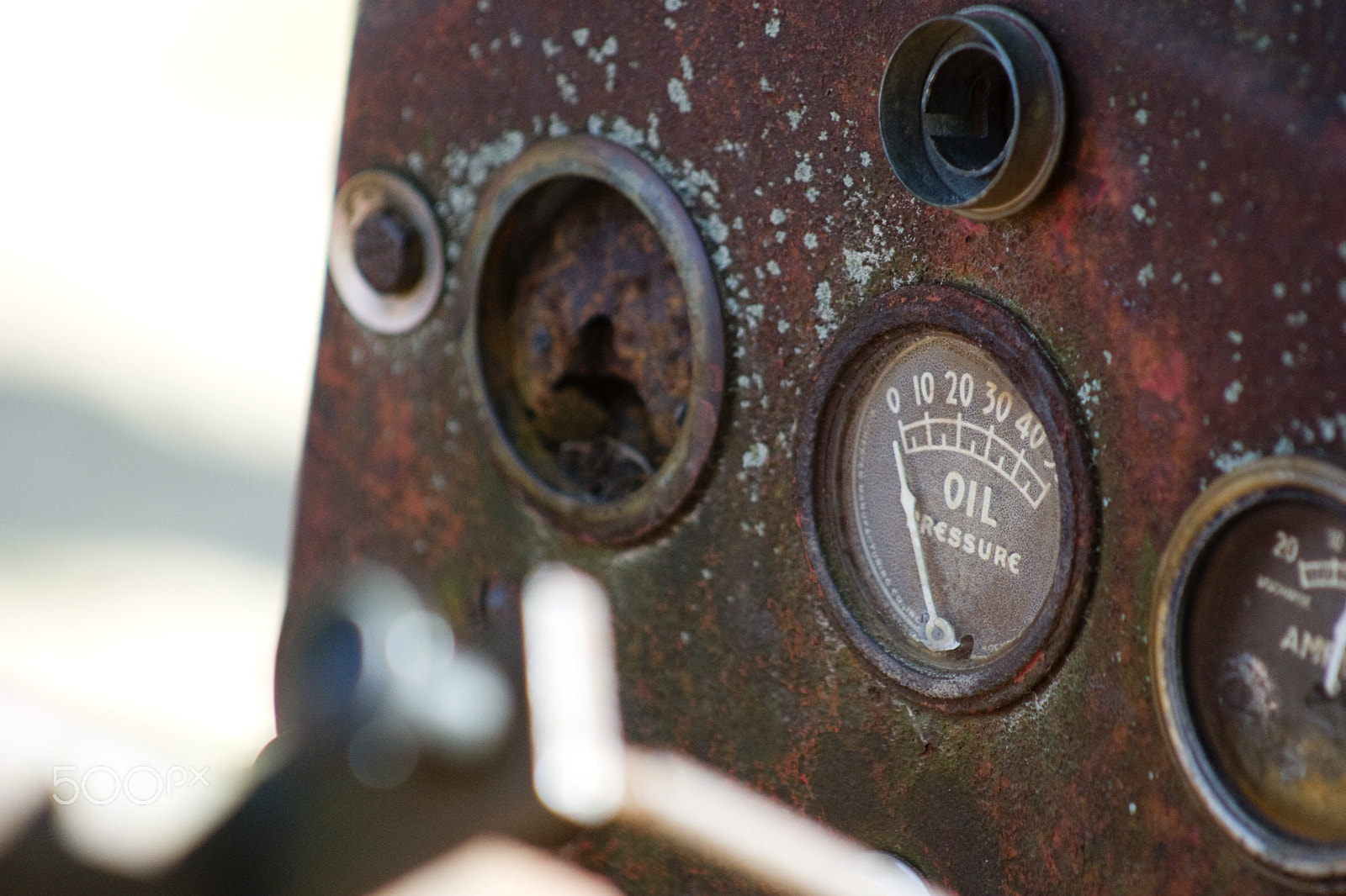 Canon EF 75-300mm f/4-5.6 USM sample photo. Oil pressure photography
