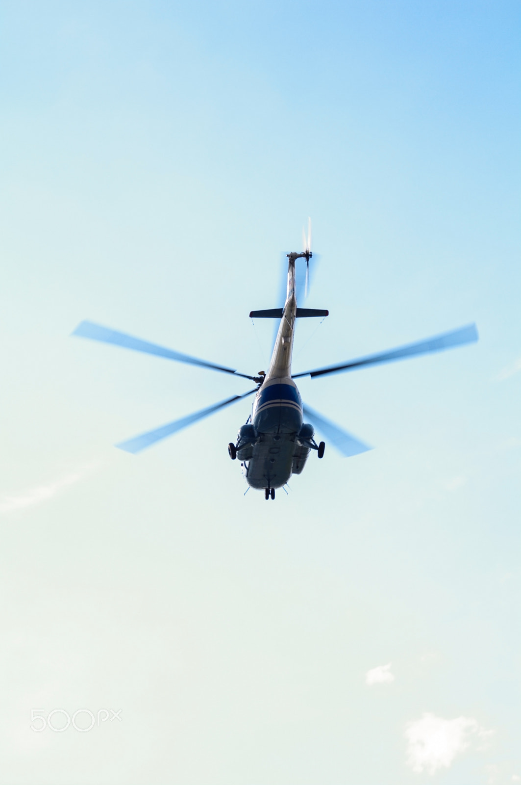 Pentax K-7 + smc PENTAX-DA L 50-200mm F4-5.6 ED sample photo. Helicopter in the sky,close up of a  in flight in russia photography
