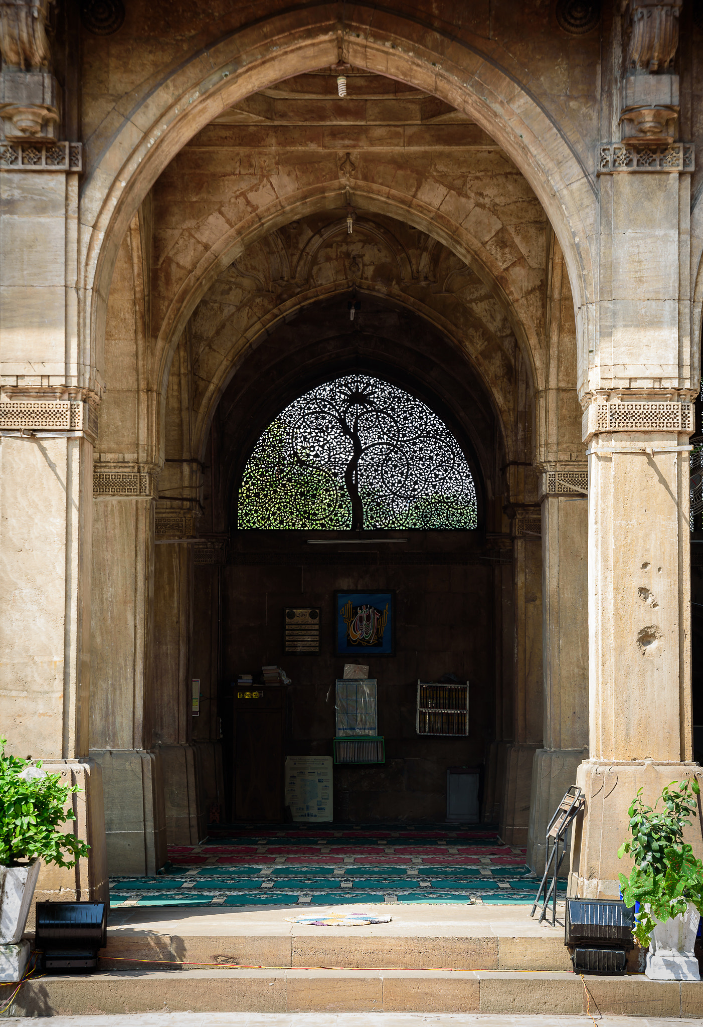 Nikon AF Nikkor 24-85mm F2.8-4D IF sample photo. Sidi saiyyads mosque photography