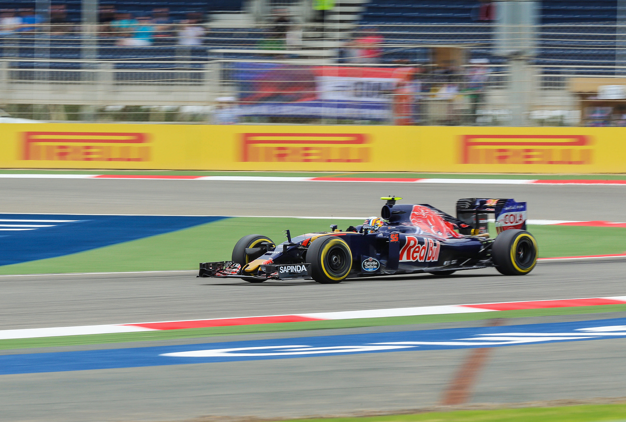 Canon EF 300mm F2.8L IS II USM sample photo. Bahrain f1 photography