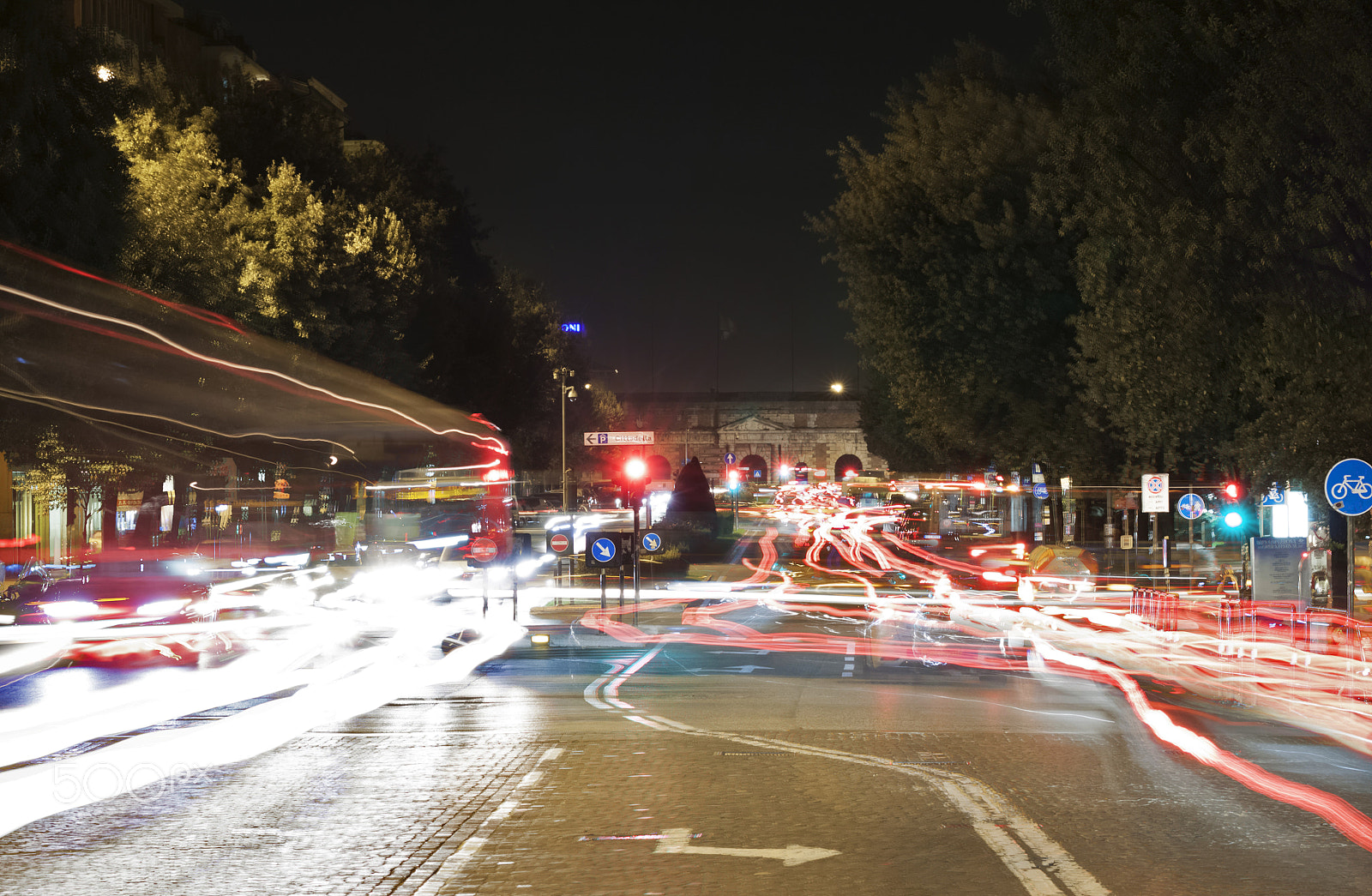 Canon EOS 500D (EOS Rebel T1i / EOS Kiss X3) sample photo. Verona by night photography