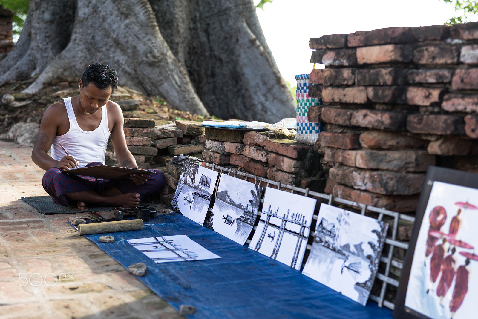 Sony Planar T* FE 50mm F1.4 ZA sample photo. Artist in burma photography