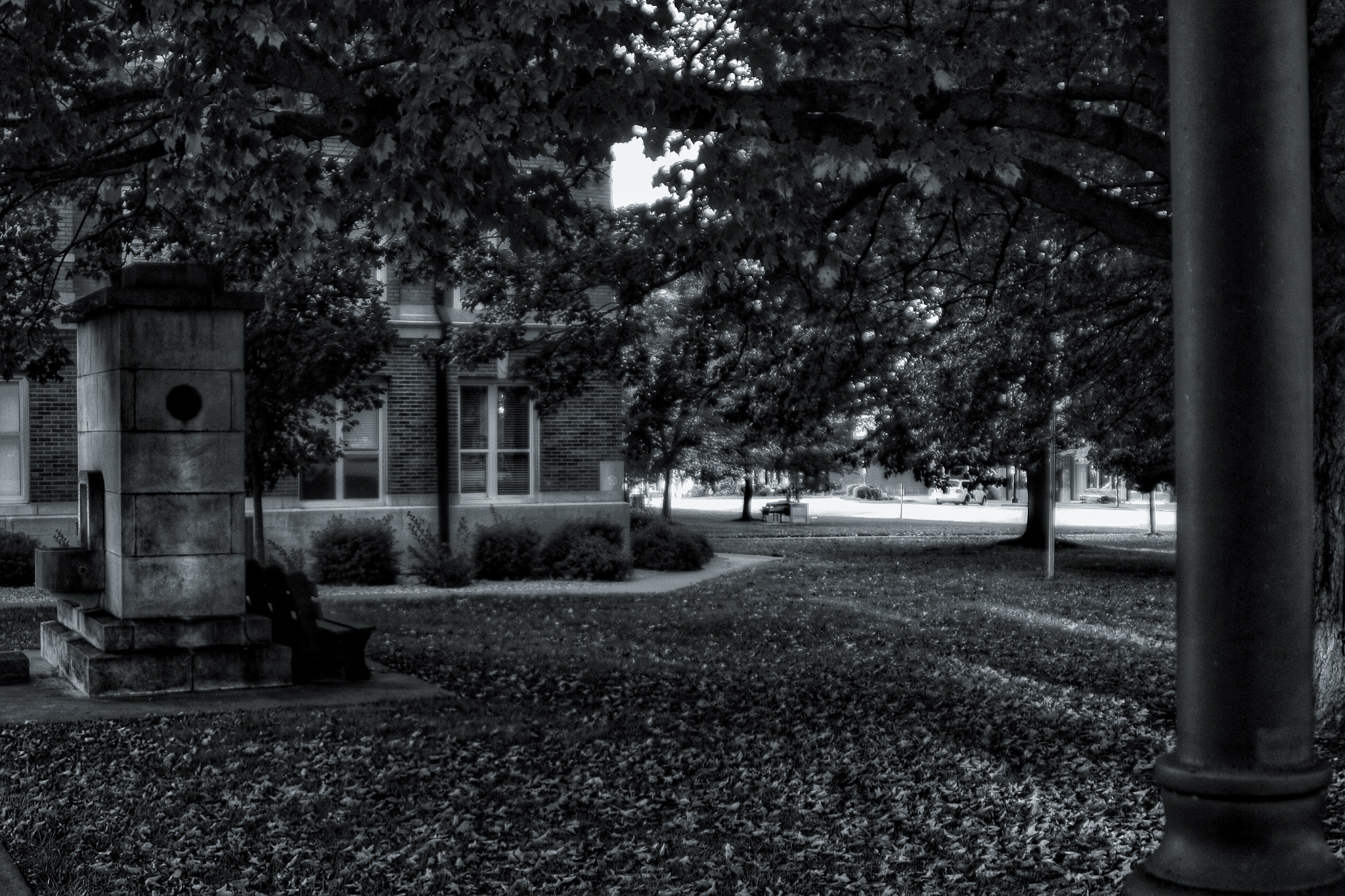 Tamron AF 28-200mm F3.8-5.6 XR Di Aspherical (IF) Macro sample photo. Ozark courthouse photography