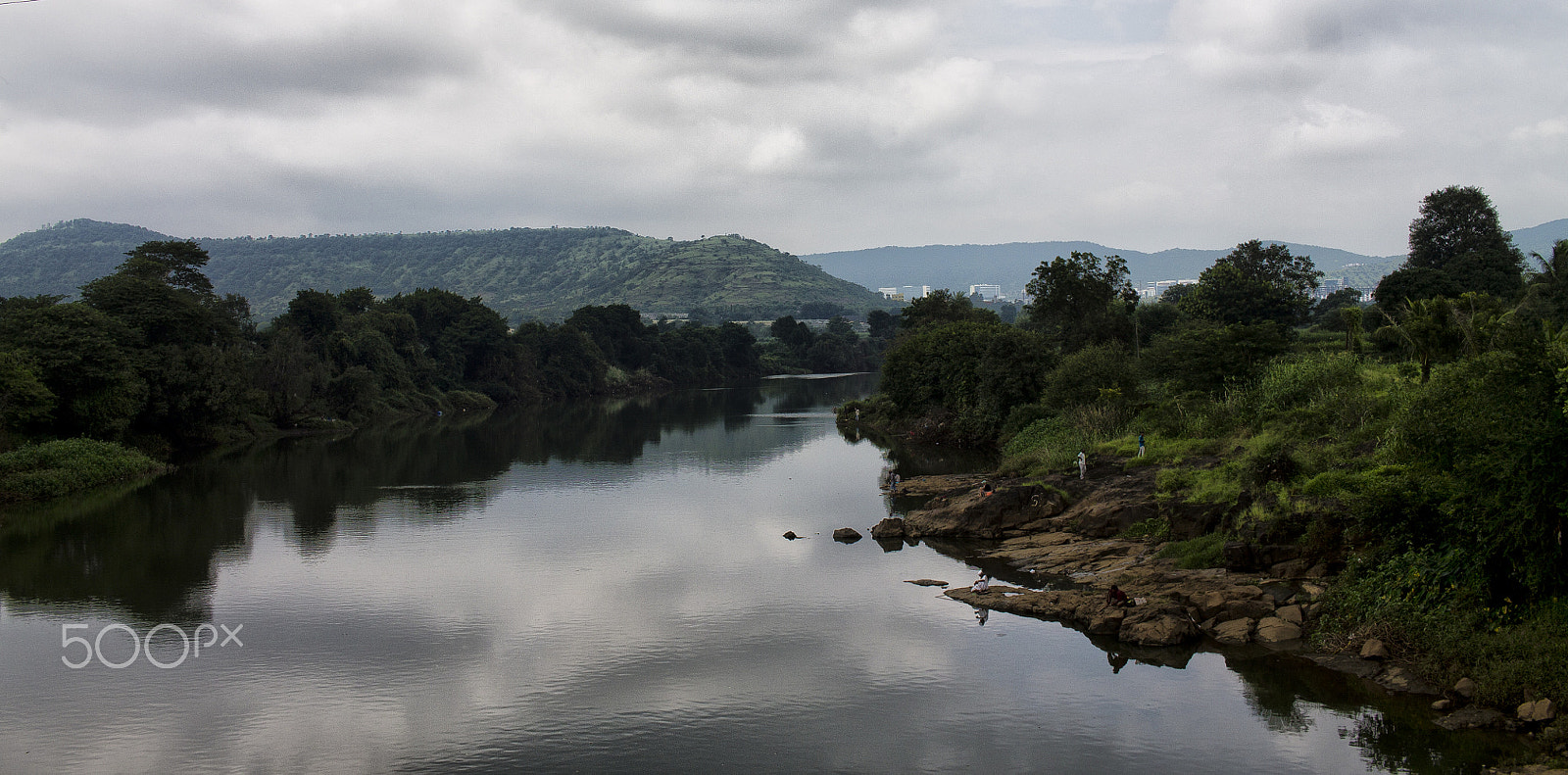 Canon EF-S 24mm F2.8 STM sample photo. Meandering photography