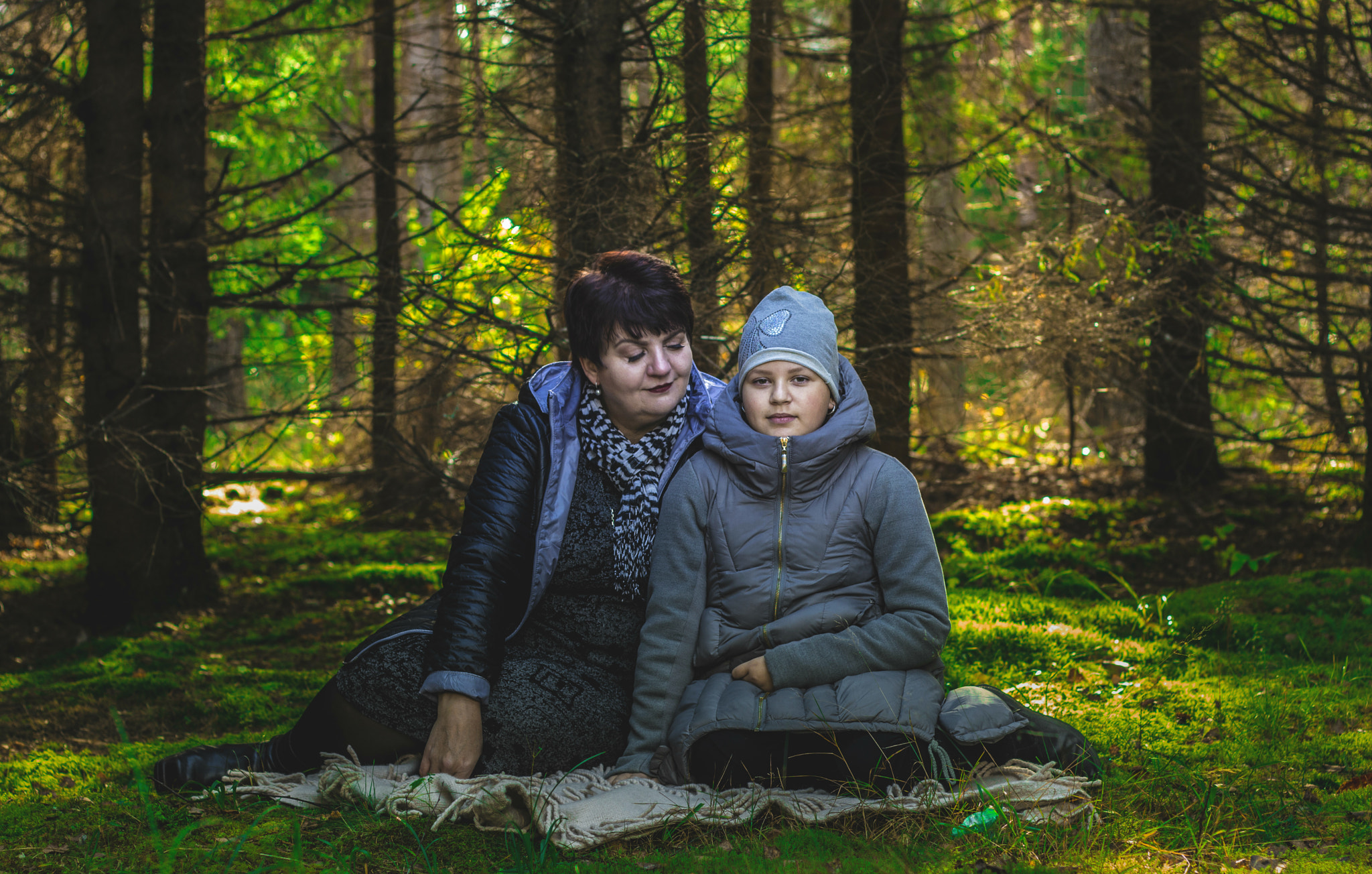 Canon EOS 700D (EOS Rebel T5i / EOS Kiss X7i) + Canon EF 50mm f/1.8 sample photo. Mum and daughter photography