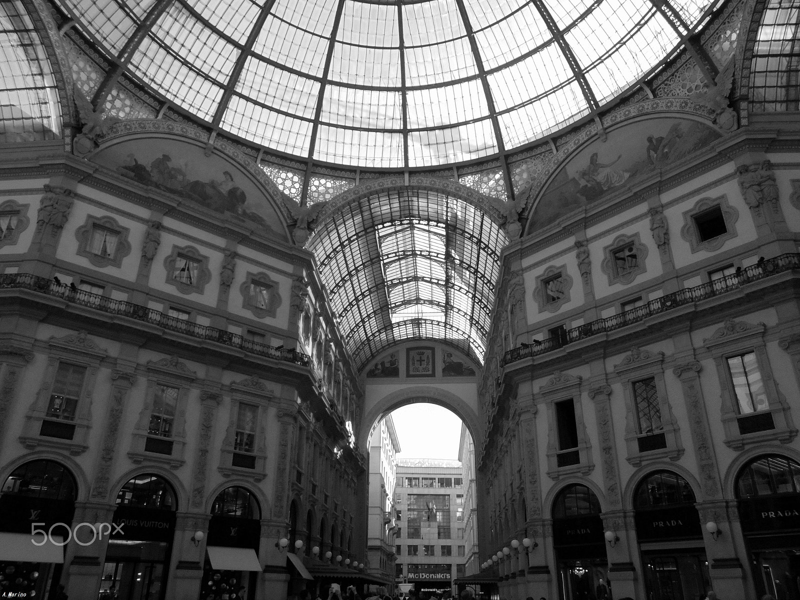 Sony Cyber-shot DSC-W810 sample photo. Gallery vittorio emanuele ii photography