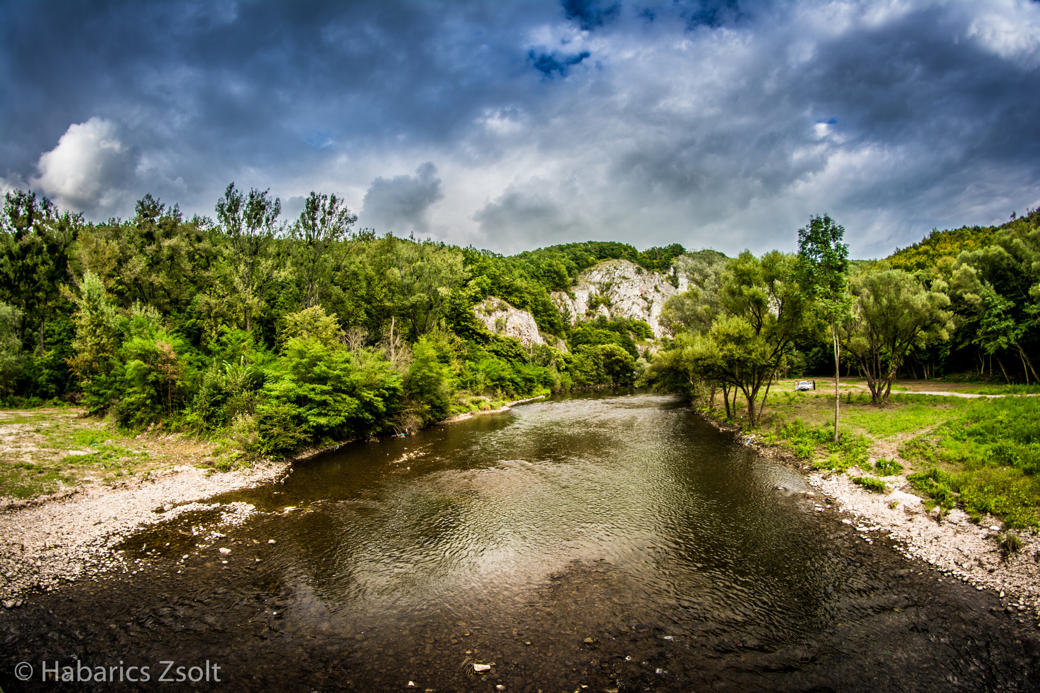 Nikon D5200 + Samyang 8mm F3.5 Aspherical IF MC Fisheye sample photo. Before the rain photography