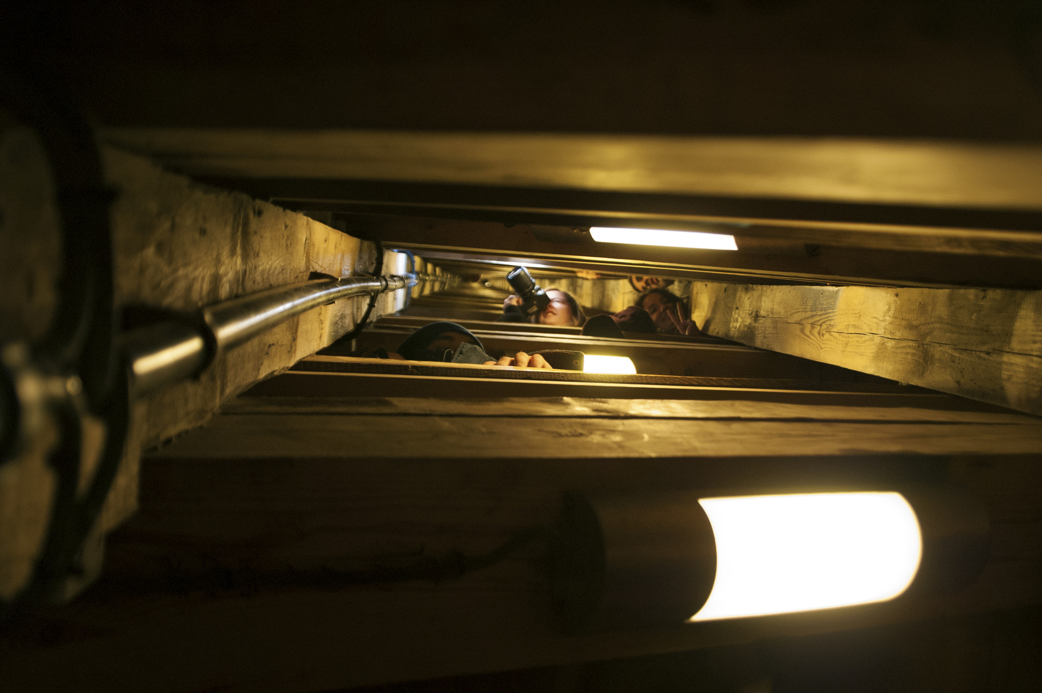 KONICA MINOLTA MAXXUM 5D sample photo. Up the stairs photography