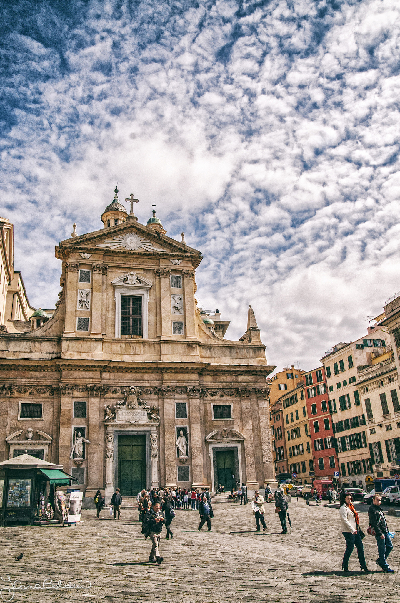 Nikon D300 + Sigma 18-50mm F2.8 EX DC sample photo. Piazza matteotti photography