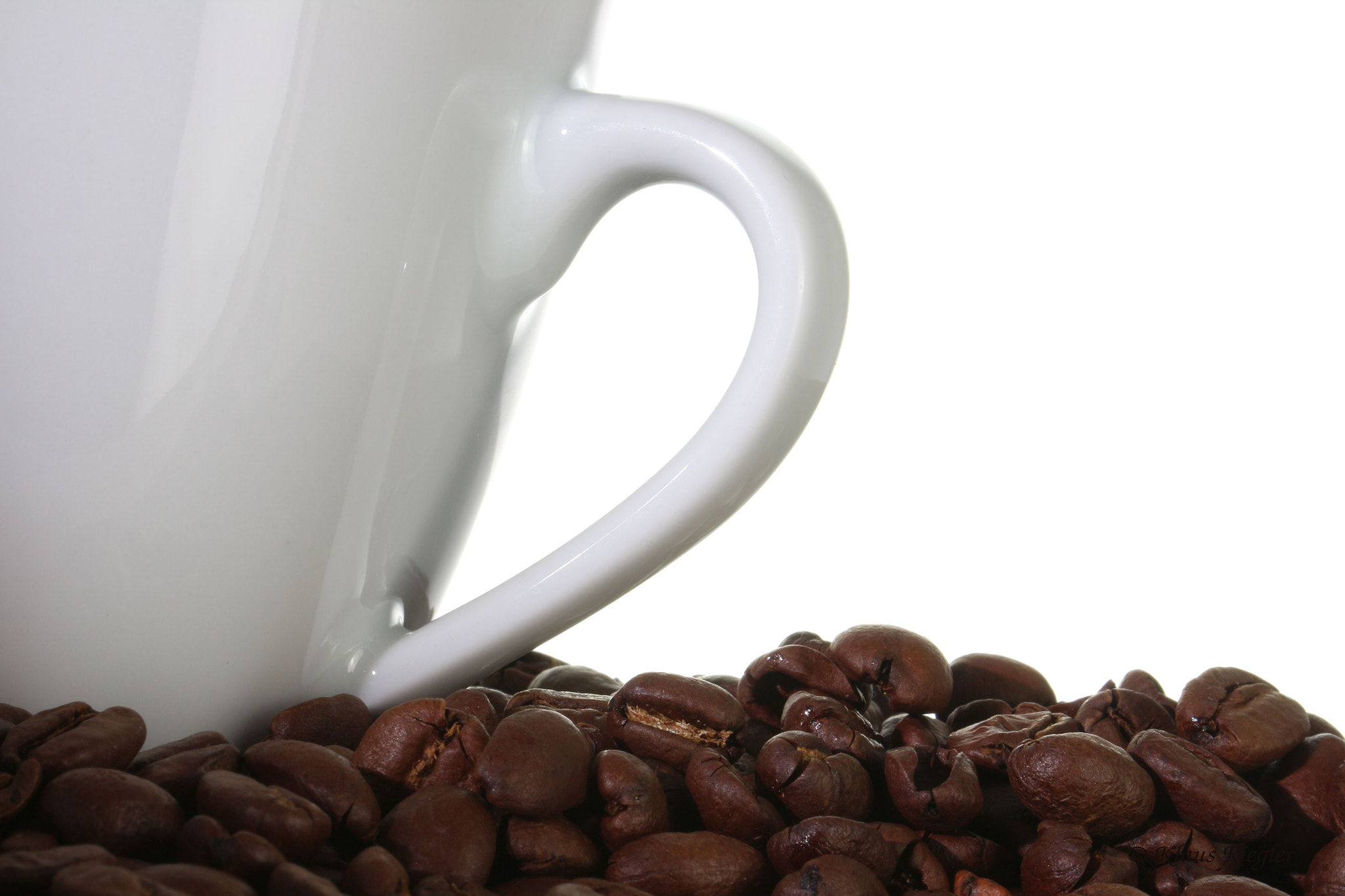 Canon EF 100mm F2.8L Macro IS USM sample photo. Cup photography