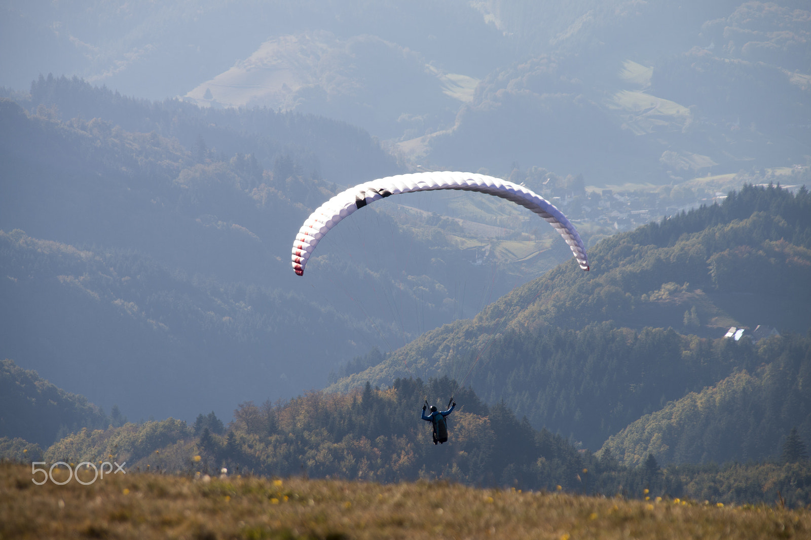 Sigma 18-200mm f/3.5-6.3 DC OS sample photo. Paragliding photography