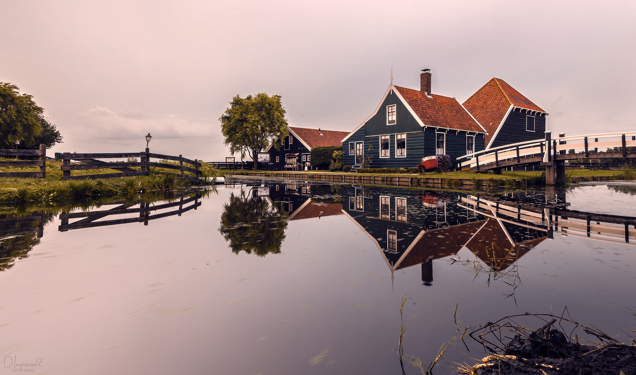 Canon EOS 5D Mark II + Sigma 20mm EX f/1.8 sample photo. Zaanse schans photography