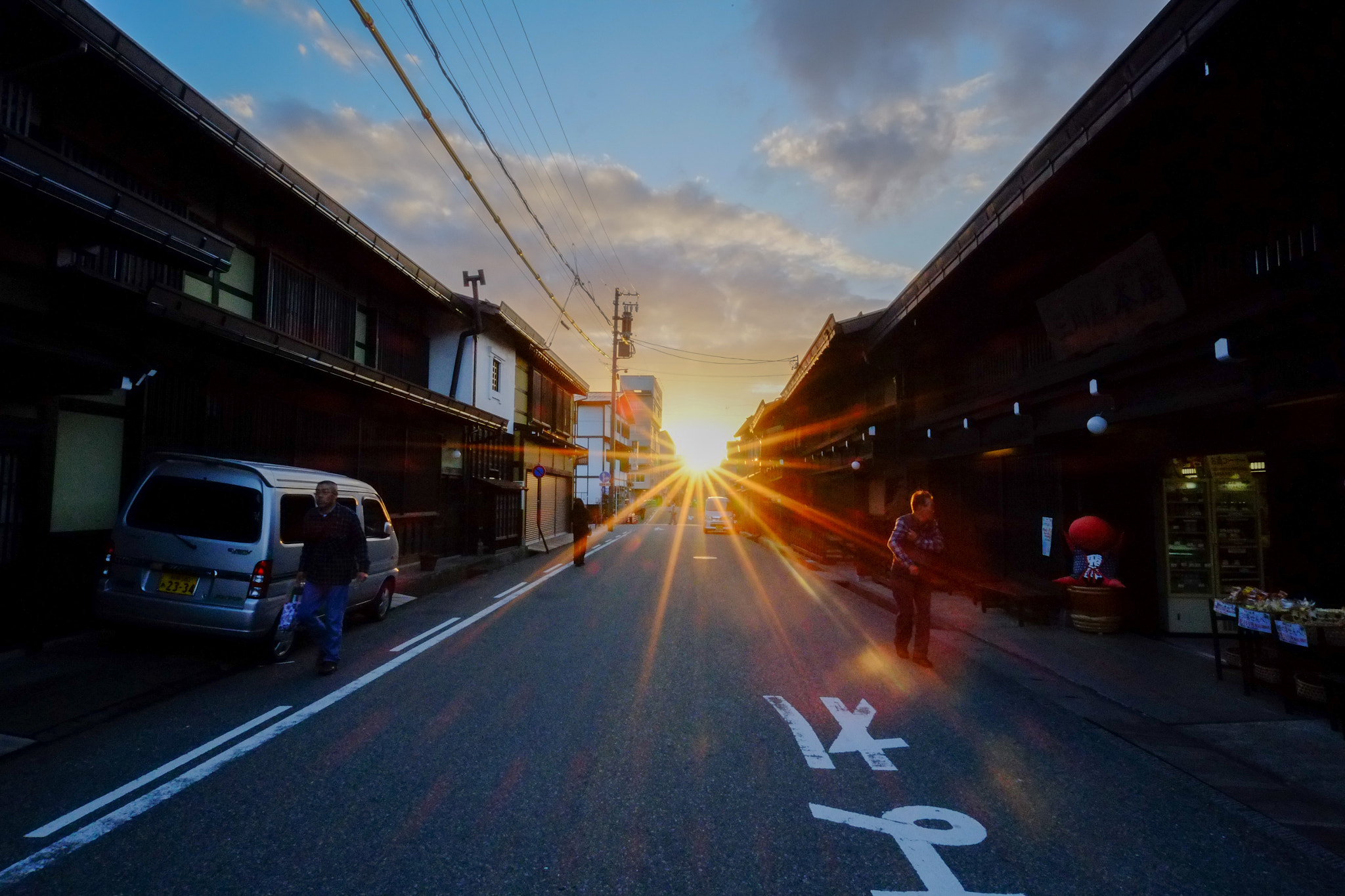 Fujifilm X-Pro1 + ZEISS Touit 12mm F2.8 sample photo. Lighting up the road to go everywhere photography