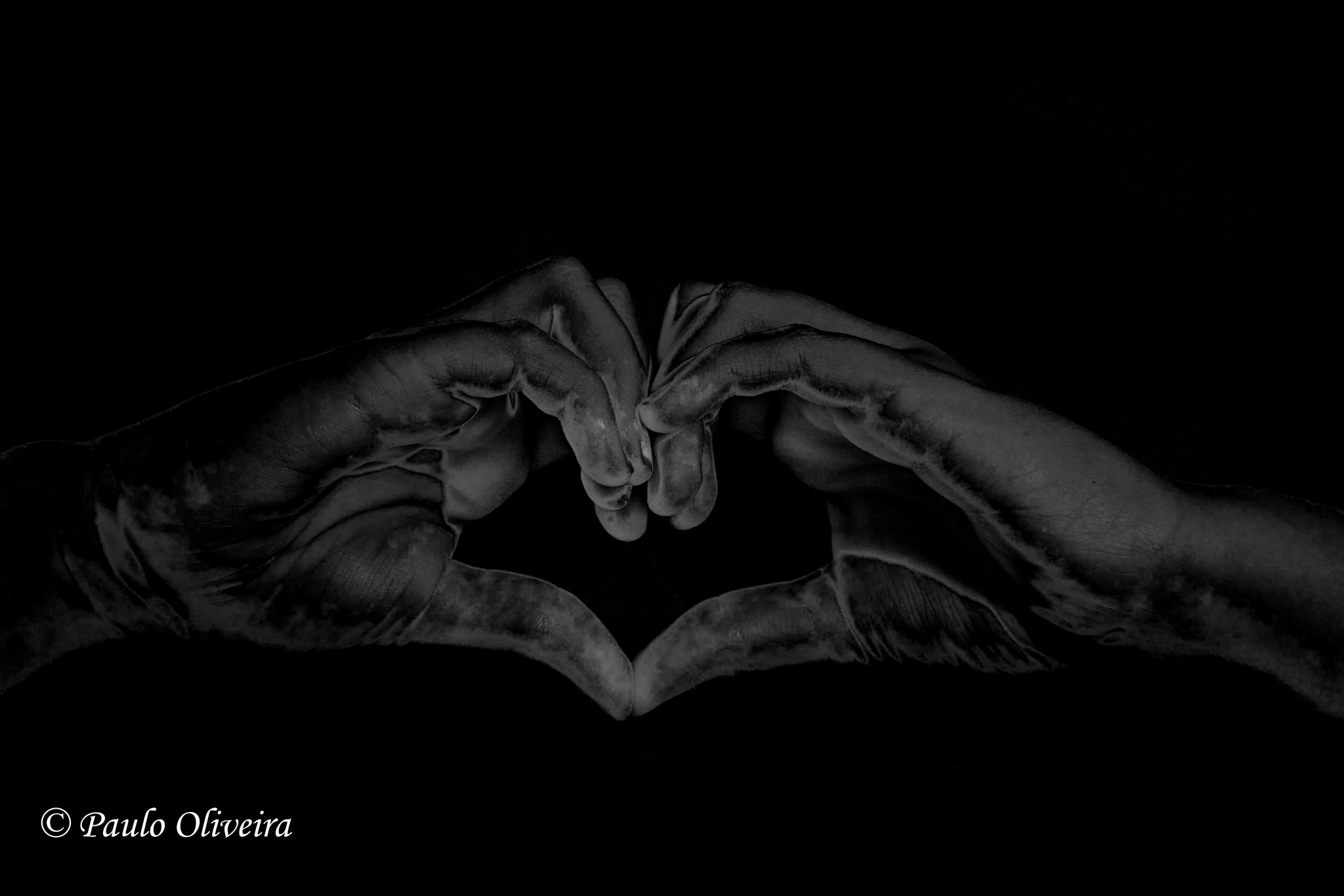 Canon EF-S 55-250mm F4-5.6 IS STM sample photo. Hand heart photography