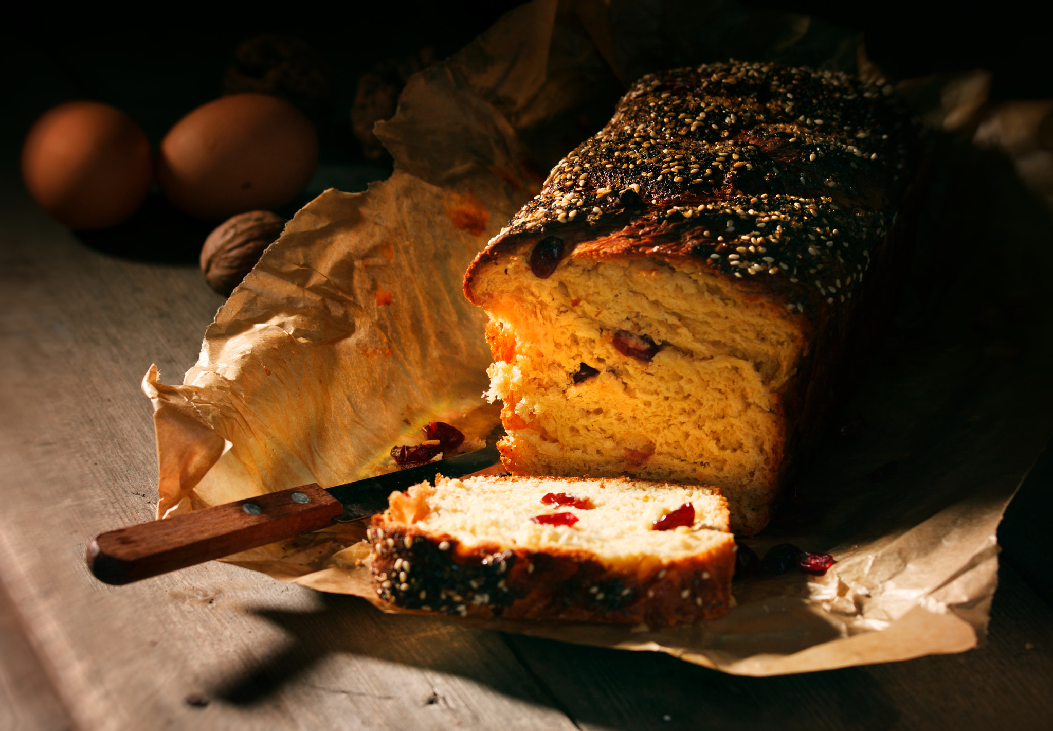 Canon EOS 40D + Canon EF 70-200mm F4L IS USM sample photo. Easter bread photography