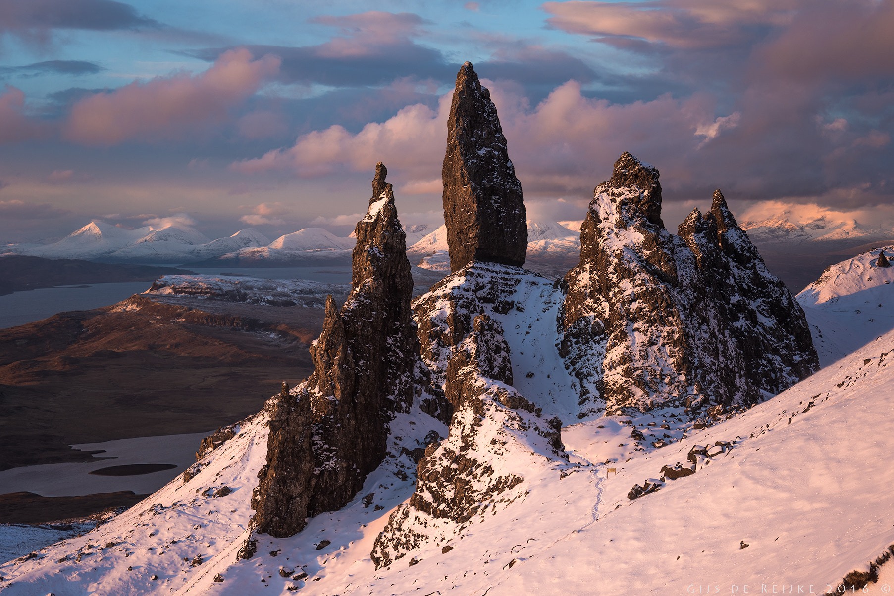 Nikon D750 + AF Zoom-Nikkor 28-80mm f/3.3-5.6G sample photo. Old man of snow photography