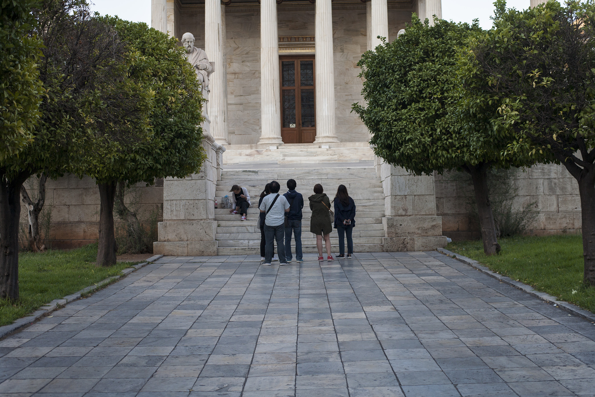 ZEISS Planar T* 50mm F1.4 sample photo. Tourists photography