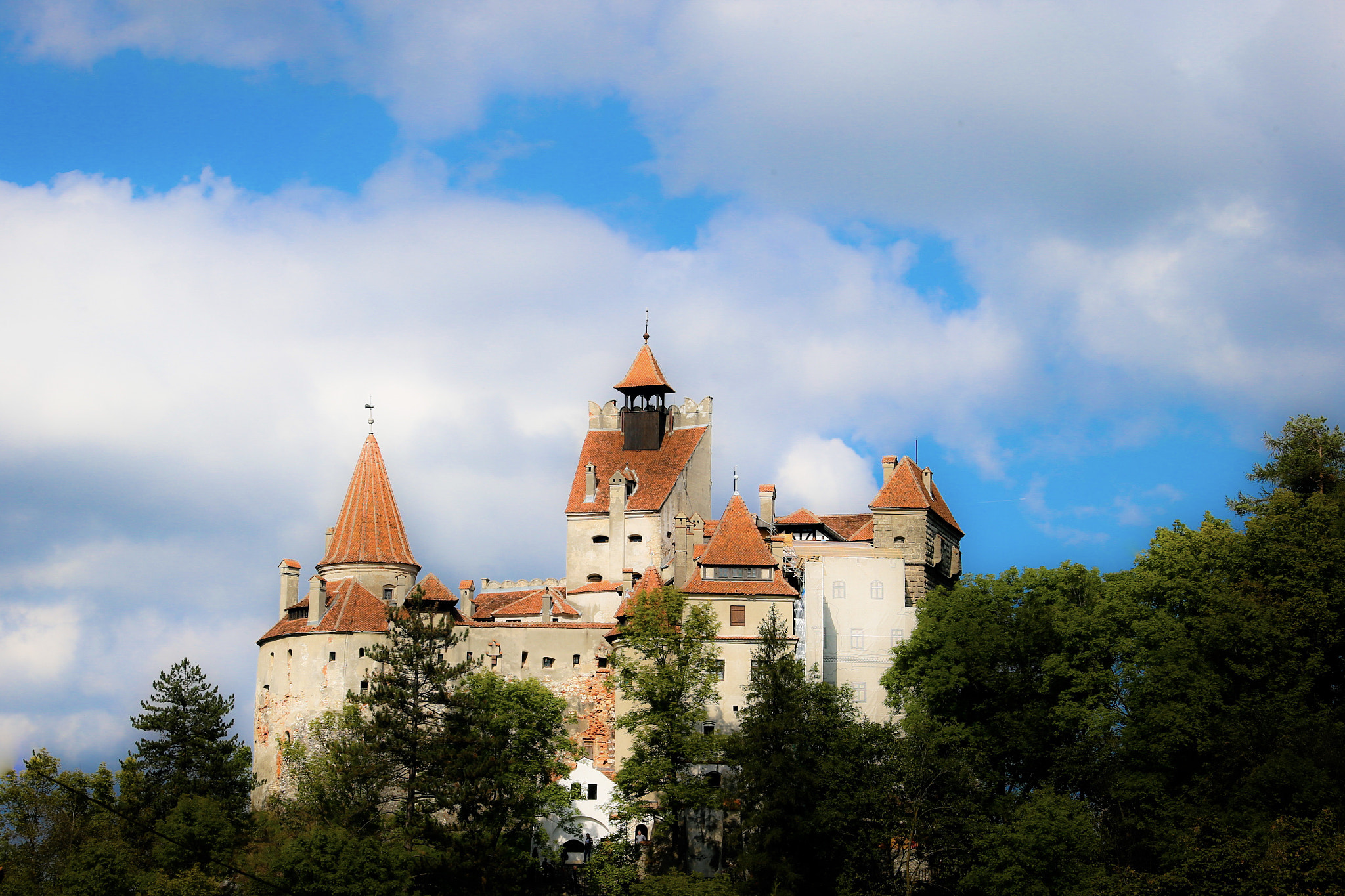 Canon EF 28-300mm F3.5-5.6L IS USM sample photo. Castle bran - dracula castle - romania photography