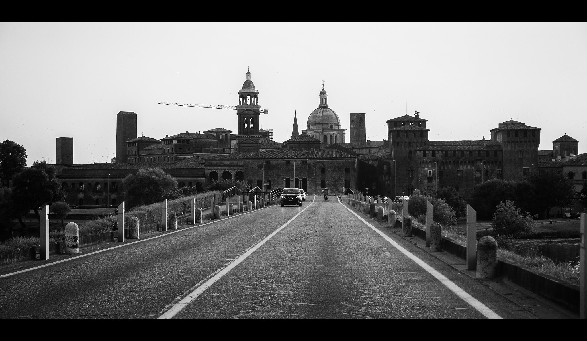 Canon EOS 100D (EOS Rebel SL1 / EOS Kiss X7) sample photo. Mantua skyline photography
