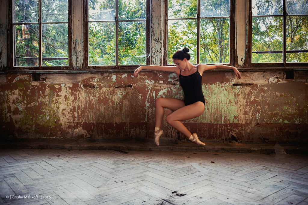 Canon EOS 6D + Canon EF 28mm F2.8 sample photo. ...ballerina.urban project... photography