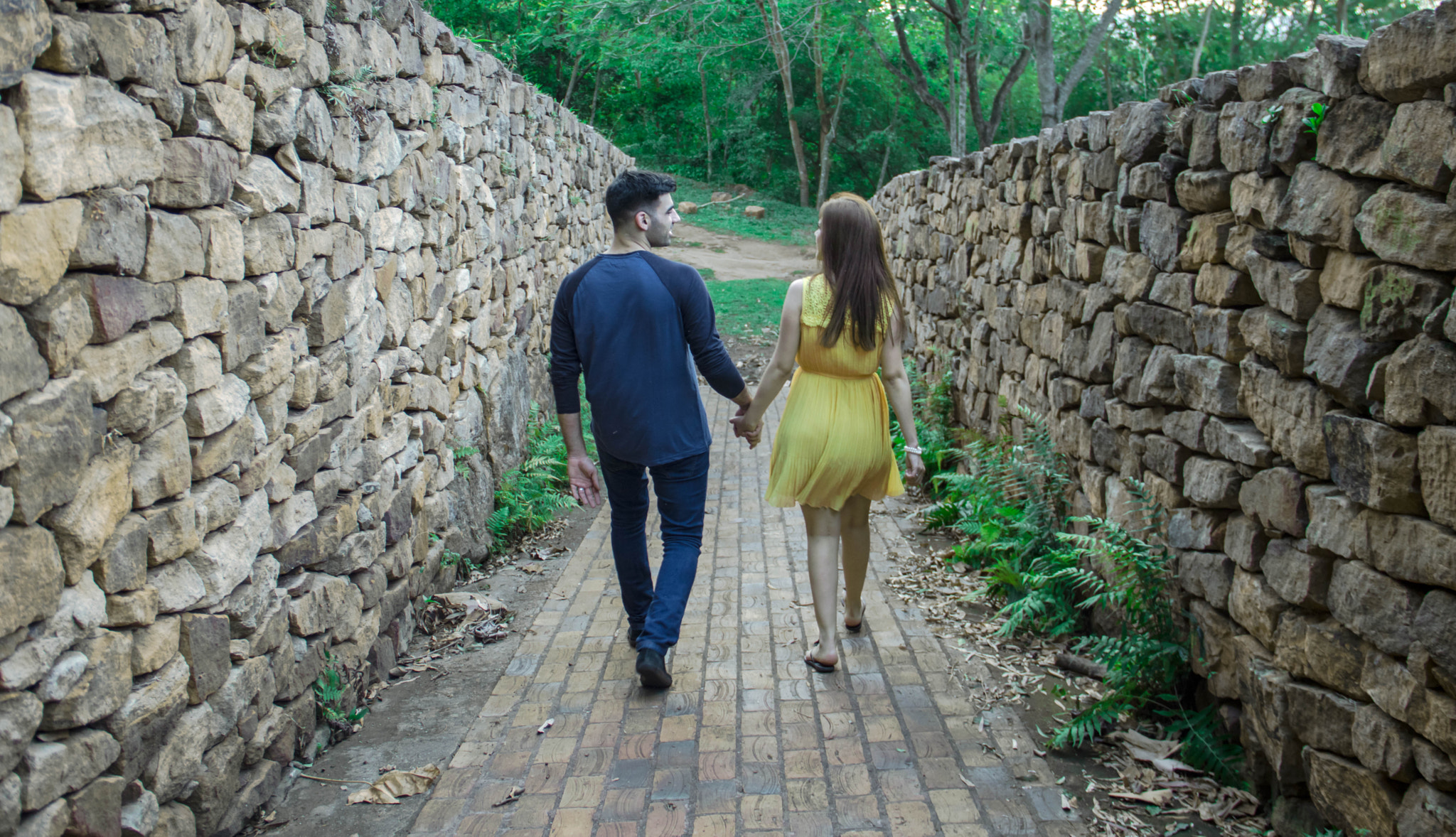 Canon EOS 750D (EOS Rebel T6i / EOS Kiss X8i) sample photo. Yellow dress photography