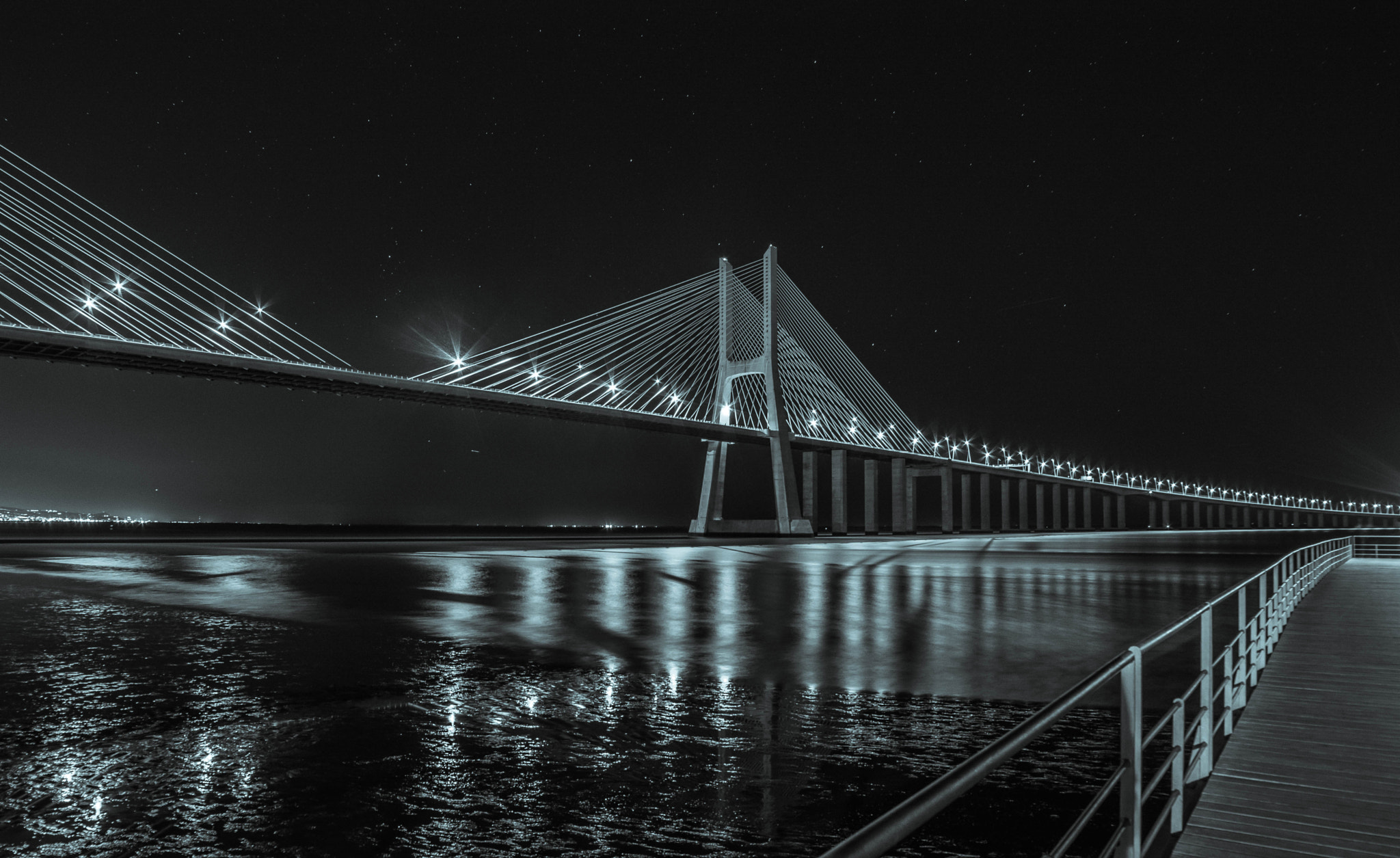 Samyang 14mm F2.8 ED AS IF UMC sample photo. Vasco da gama bridge photography