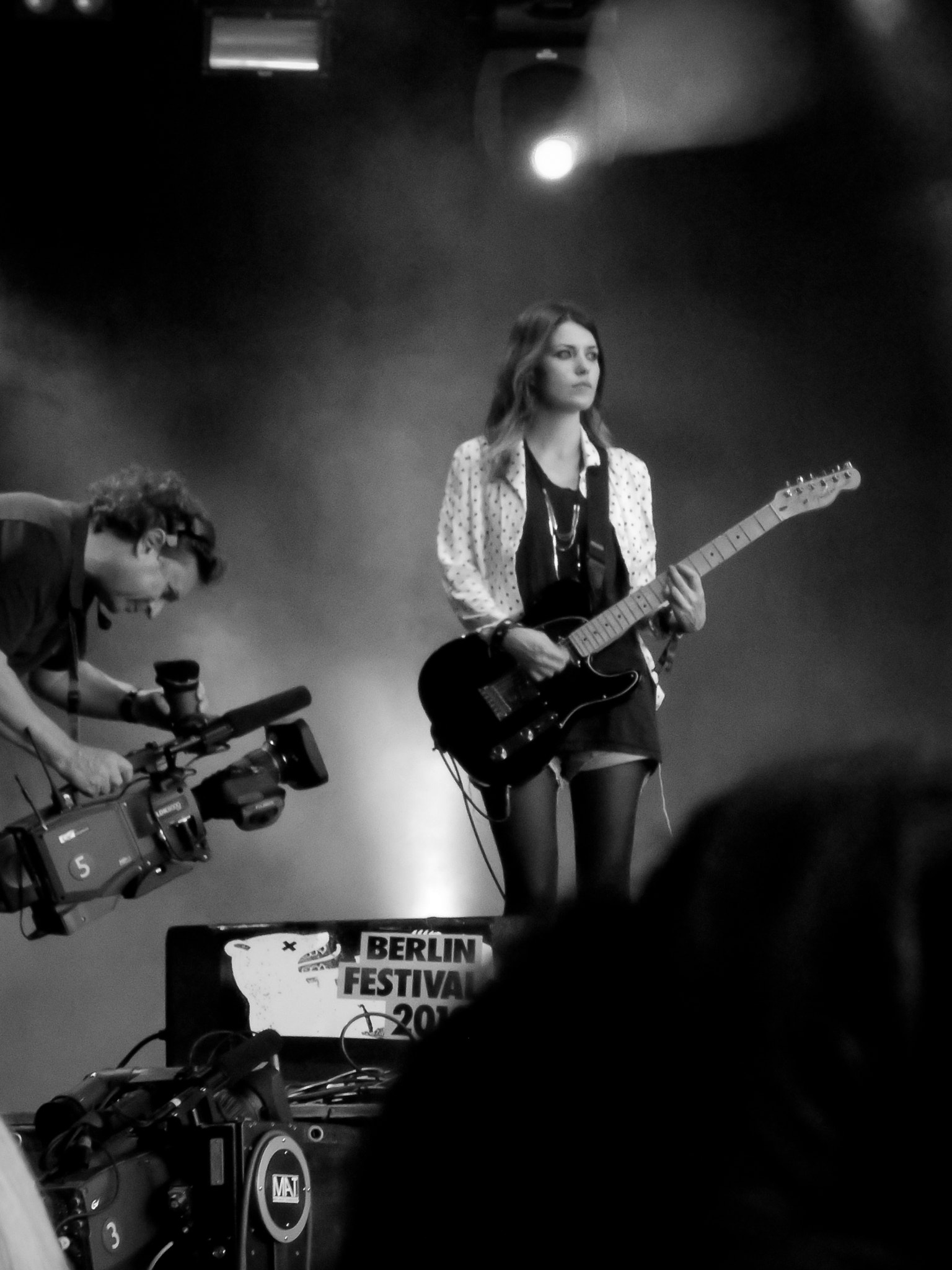 Samsung WB550, WB560 / VLUU WB550 /  HZ15W sample photo. Blood red shoes, berlin festival 2010 photography