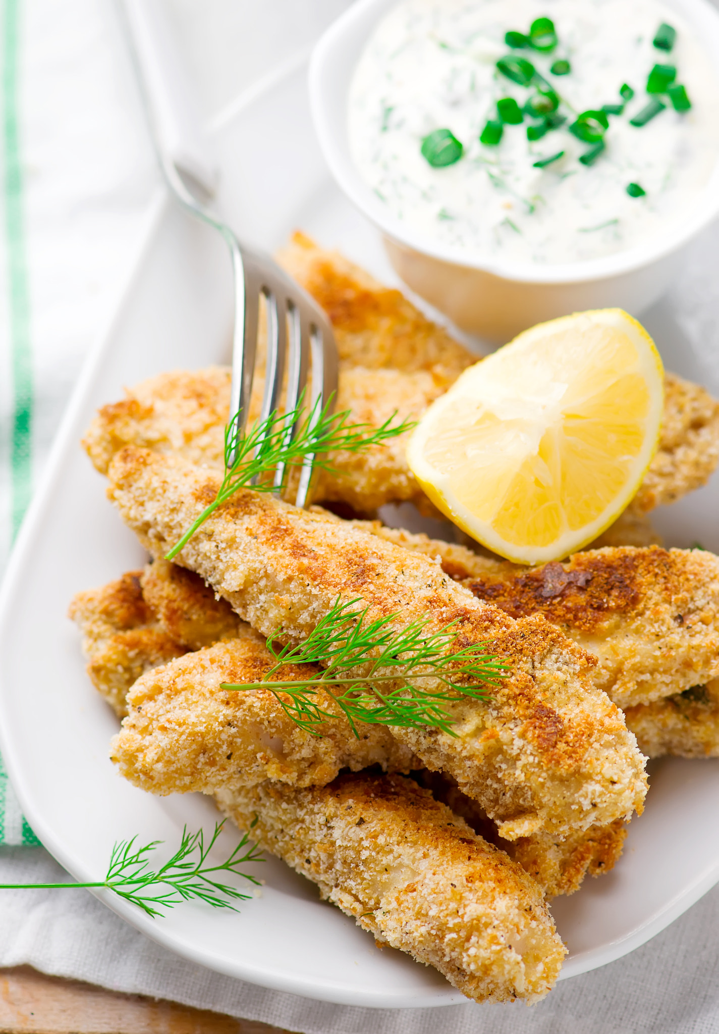 Nikon AF-S Micro-Nikkor 105mm F2.8G IF-ED VR sample photo. Fish fingers and sweet potato oven-fries photography