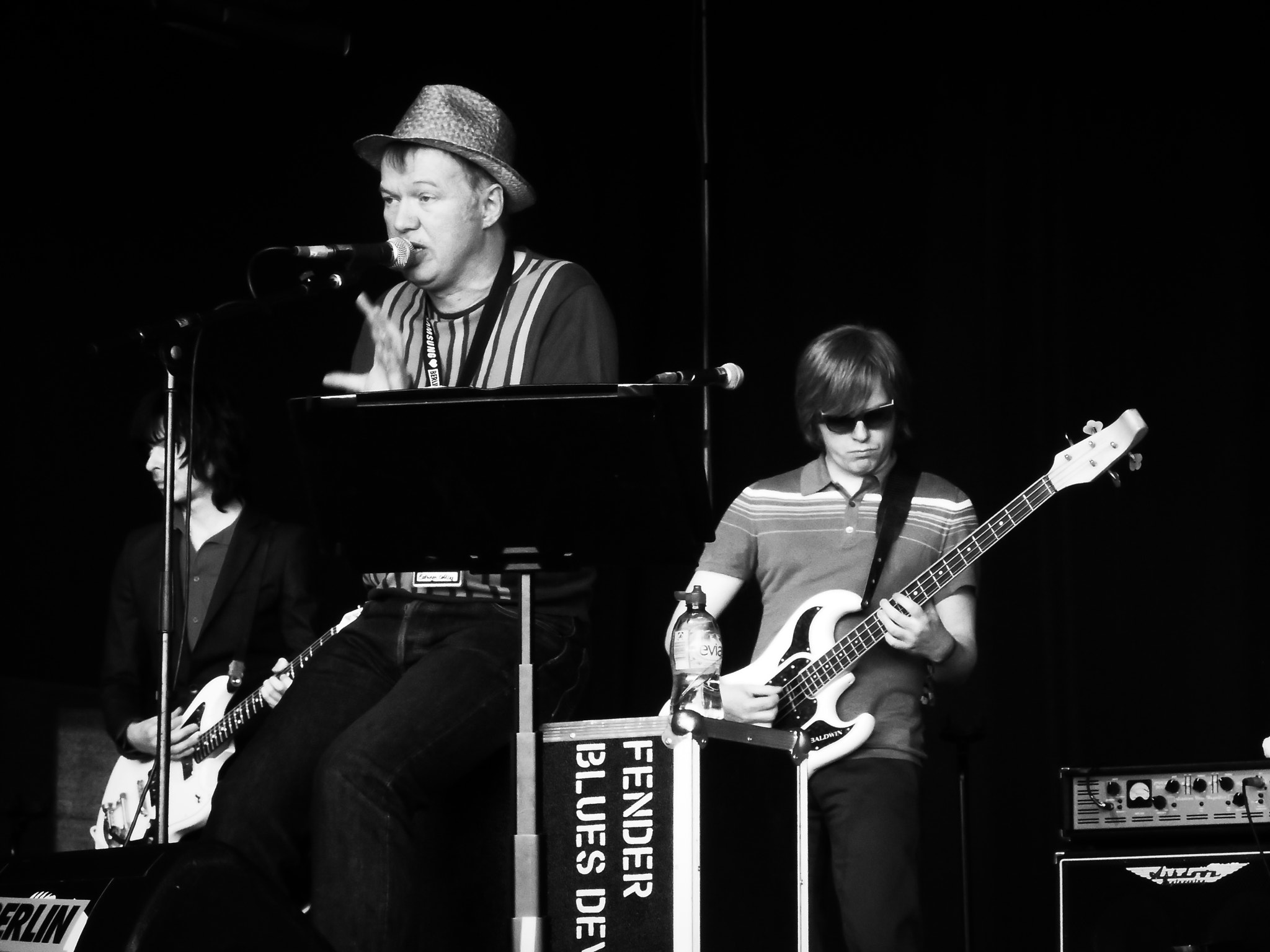 Samsung WB550, WB560 / VLUU WB550 /  HZ15W sample photo. Edwyn collins, berlin festival 2010 photography