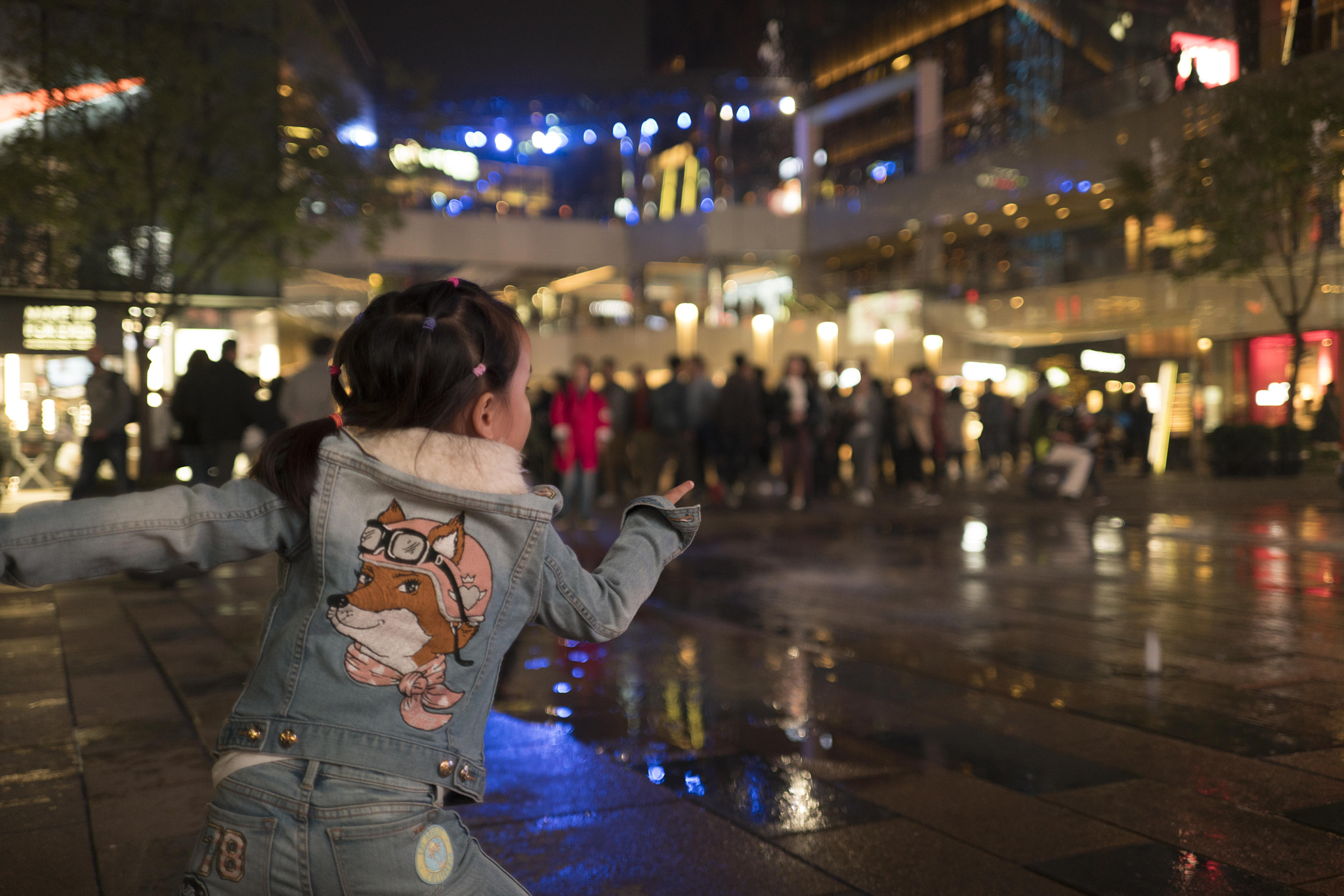 E 35mm F2 sample photo. Dsc photography