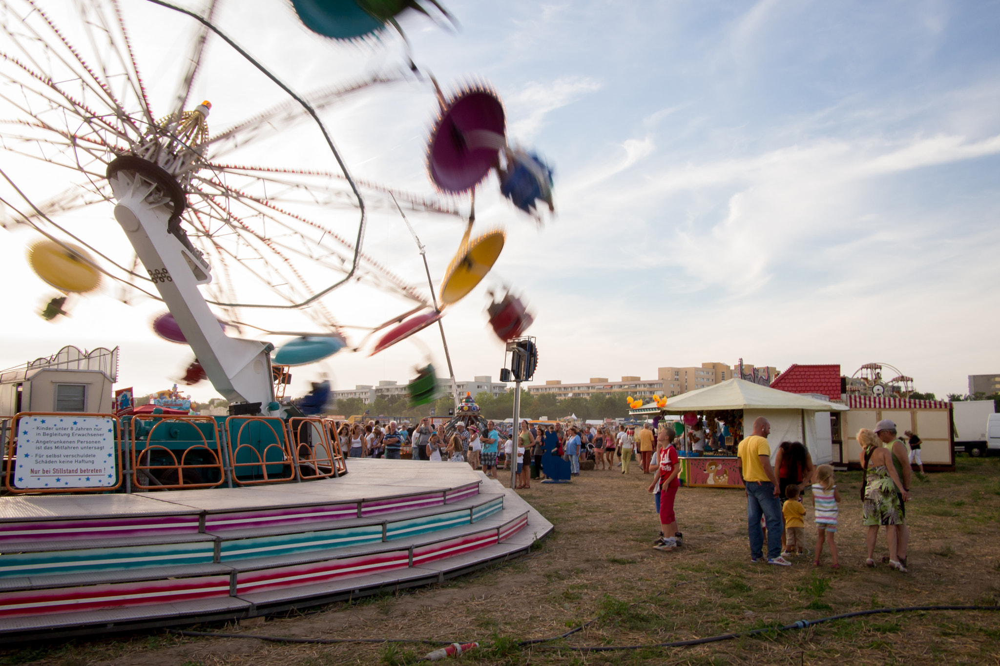 Olympus PEN E-P3 + Panasonic Lumix G 14mm F2.5 ASPH sample photo. Strohballenfest photography