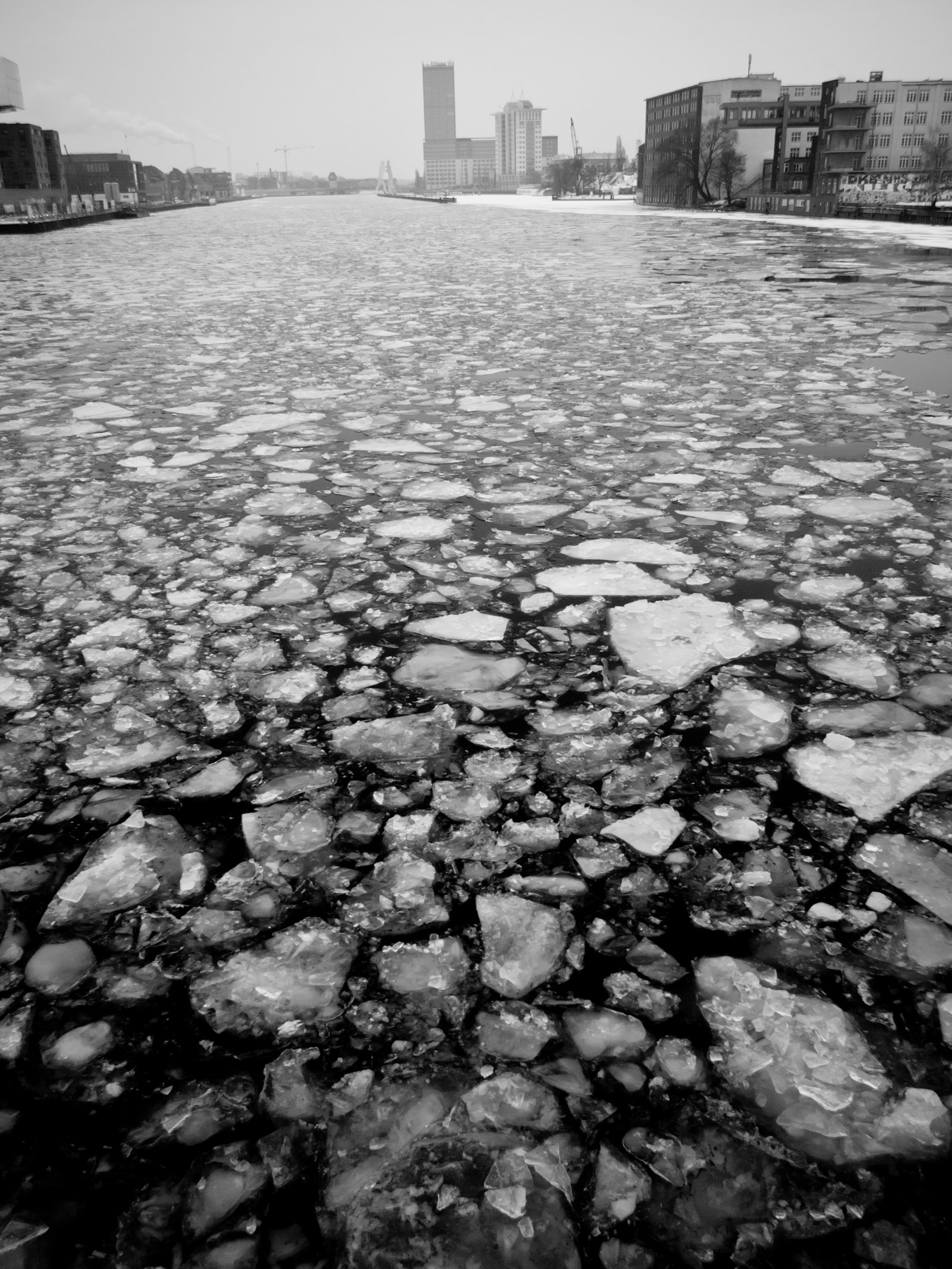 Olympus PEN E-P3 + Panasonic Lumix G 14mm F2.5 ASPH sample photo. Winter in berlin, 2012. photography