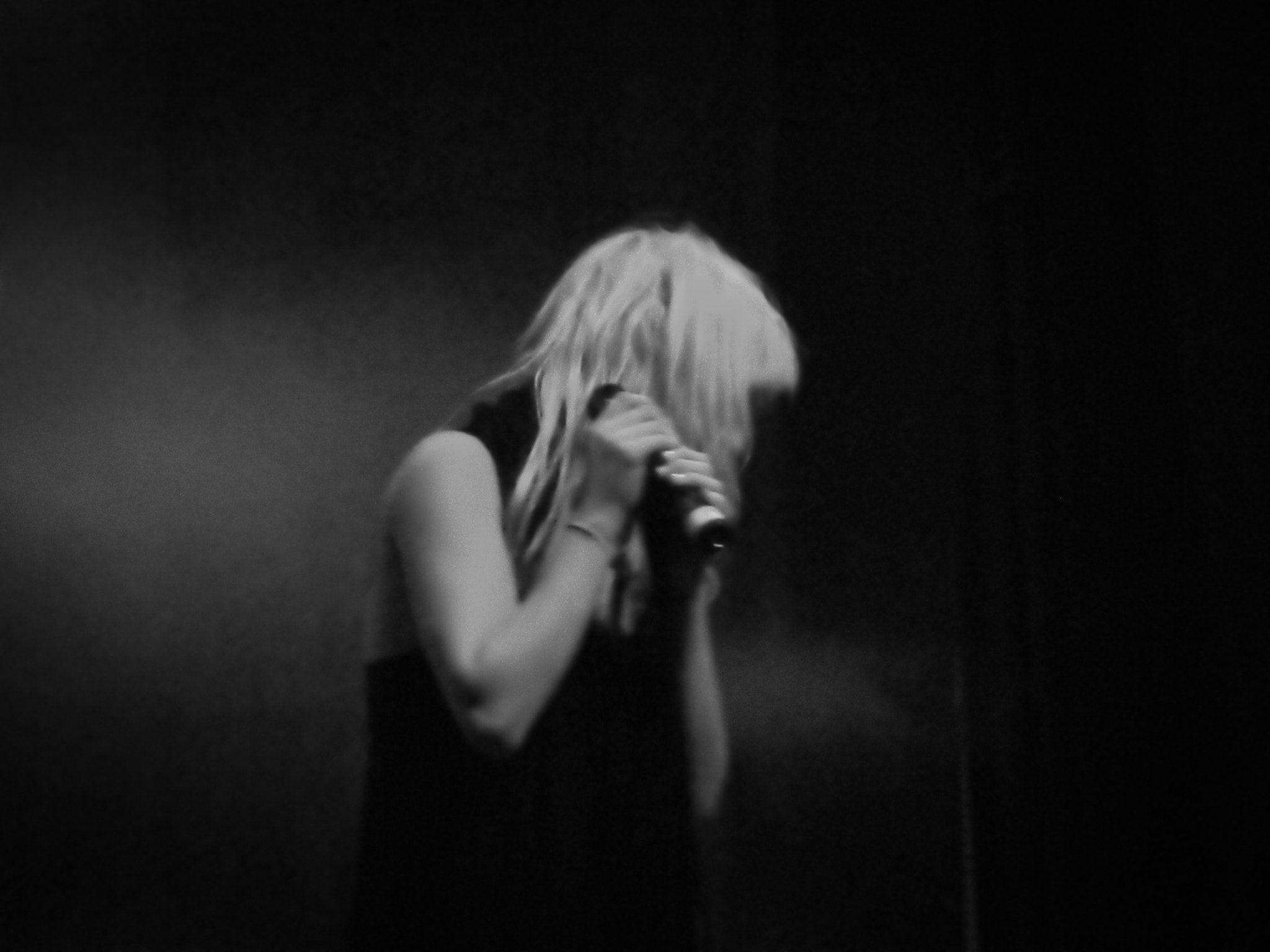 Samsung WB550, WB560 / VLUU WB550 /  HZ15W sample photo. Zola jesus, berlin festival 2010 photography