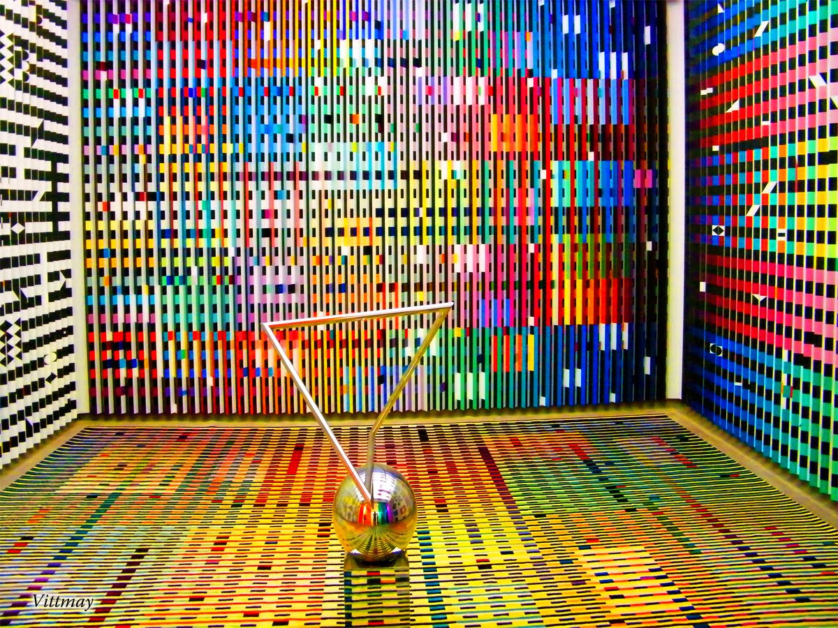 Fujifilm FinePix S2000HD sample photo. #52 centro pompidou parigi - colori photography