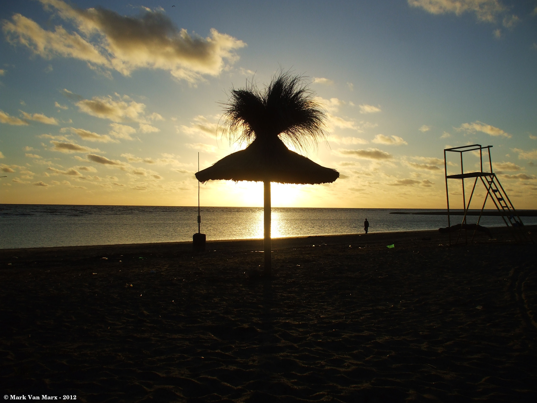 Fujifilm FinePix A800 sample photo. Dirty beach. photography